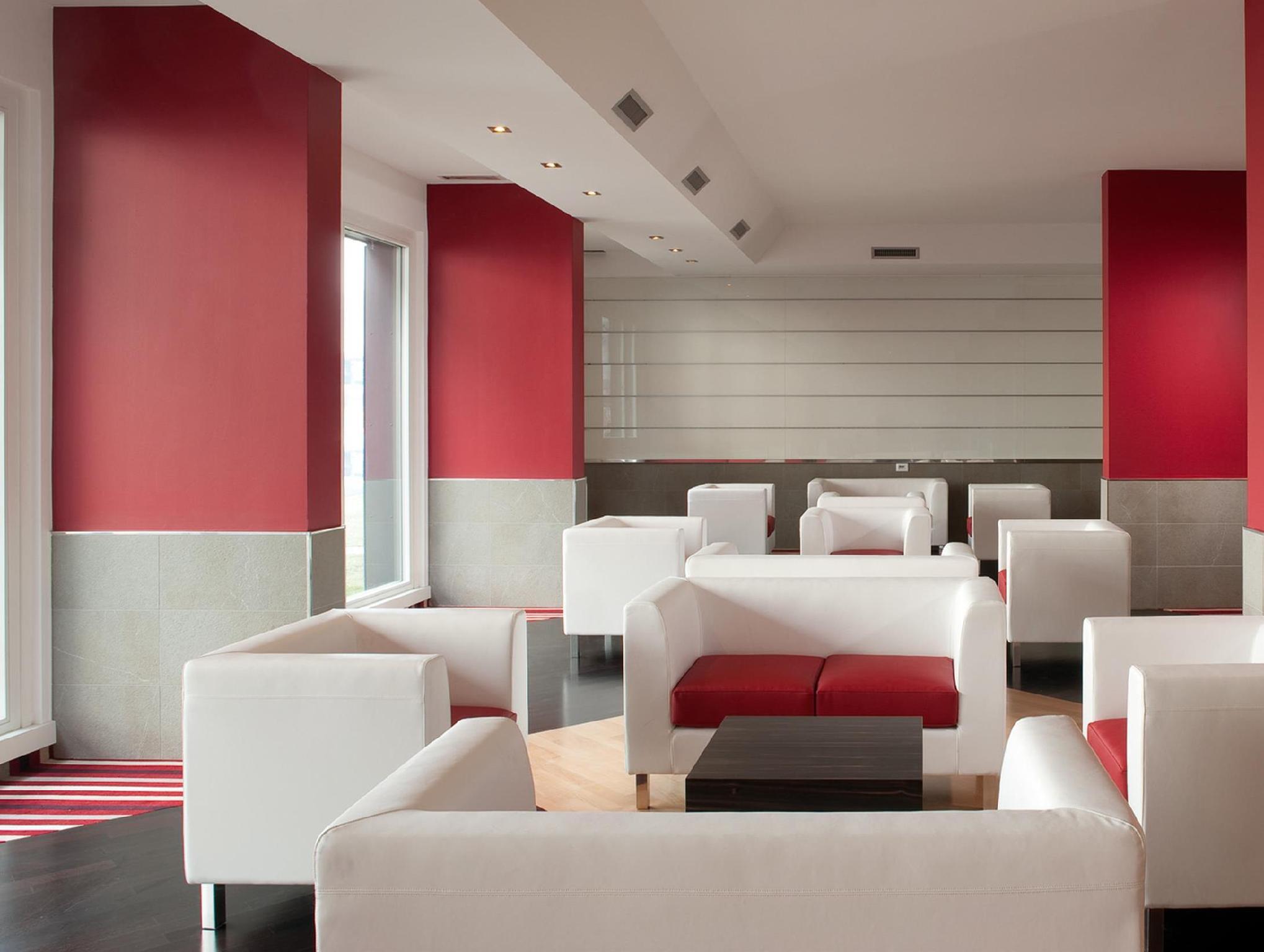 هتل B&B Hotel TRENTO ترنتو