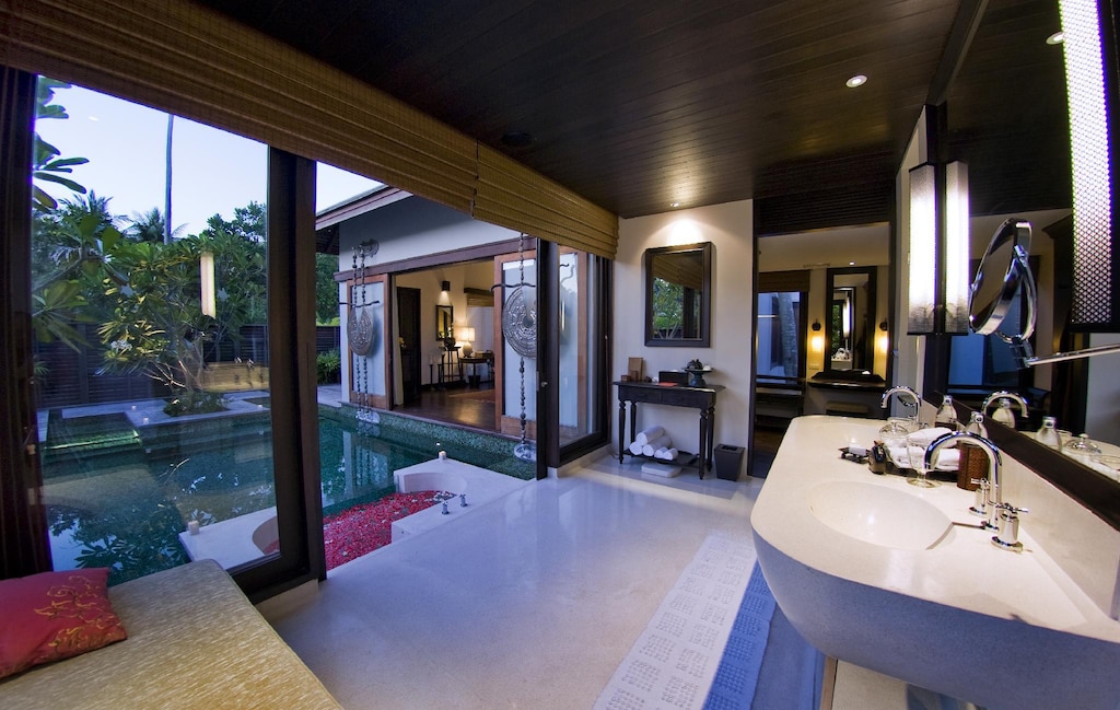 هتل Anantara Mai Khao Phuket Villas Mai Khao Beach