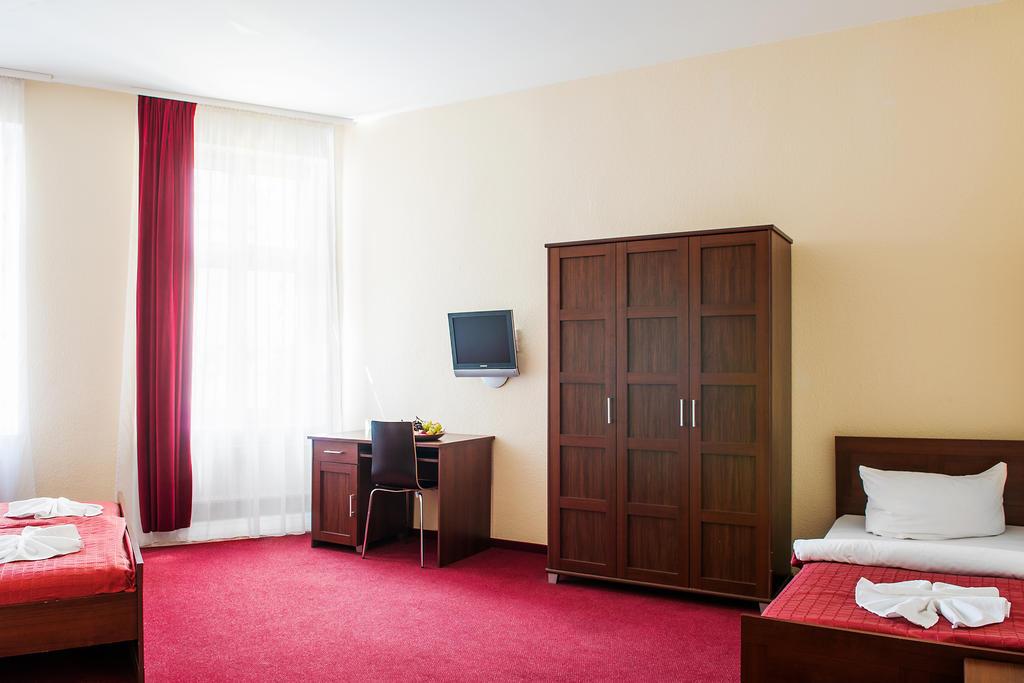 Alibaba https://cdn.alibaba.ir/ostorage/hotel/images/E0E8B923/1CAA71AB20DB9618DE75A4DA8C39828E.jpg