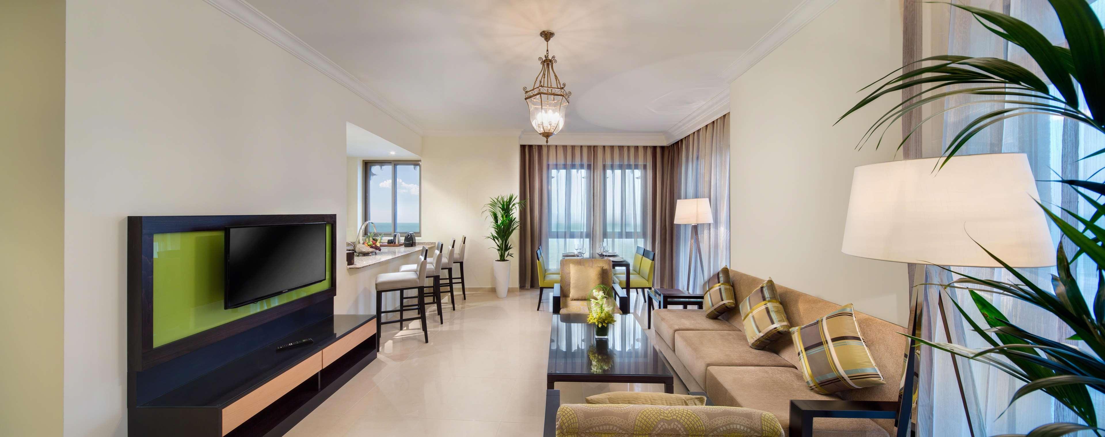 هتل Bahi Ajman Palace Hotel عجمان