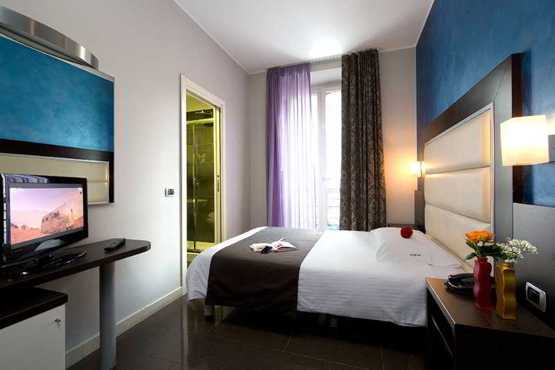 هتل Five میلان