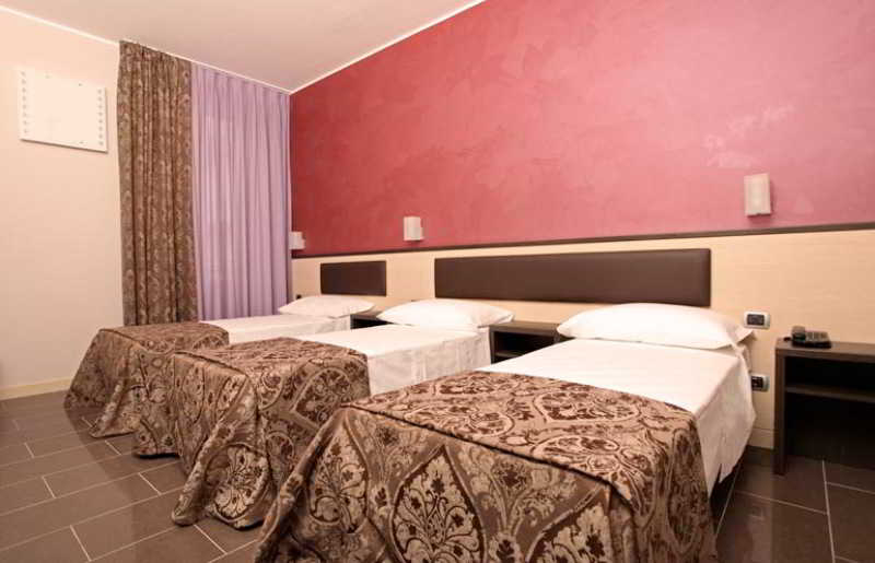 هتل Five میلان