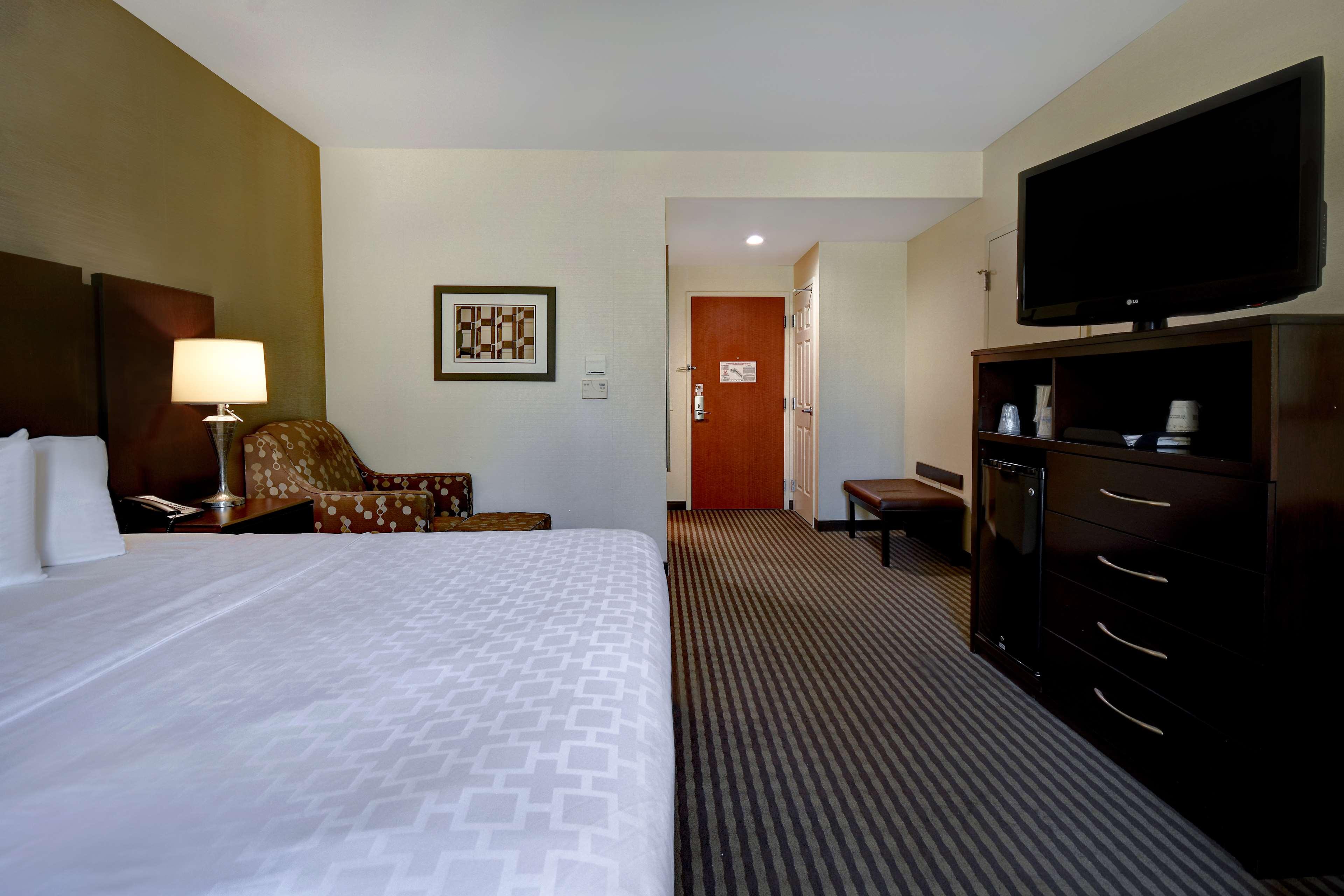 هتل Best Western Plus The Inn at King of Prussia King of Prussia