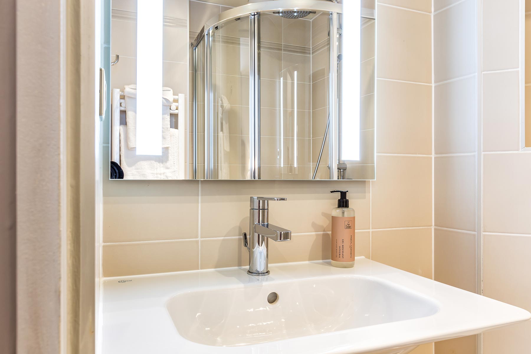 هتل Hôtel Paris d'Issy Issy-Les-Moulineaux