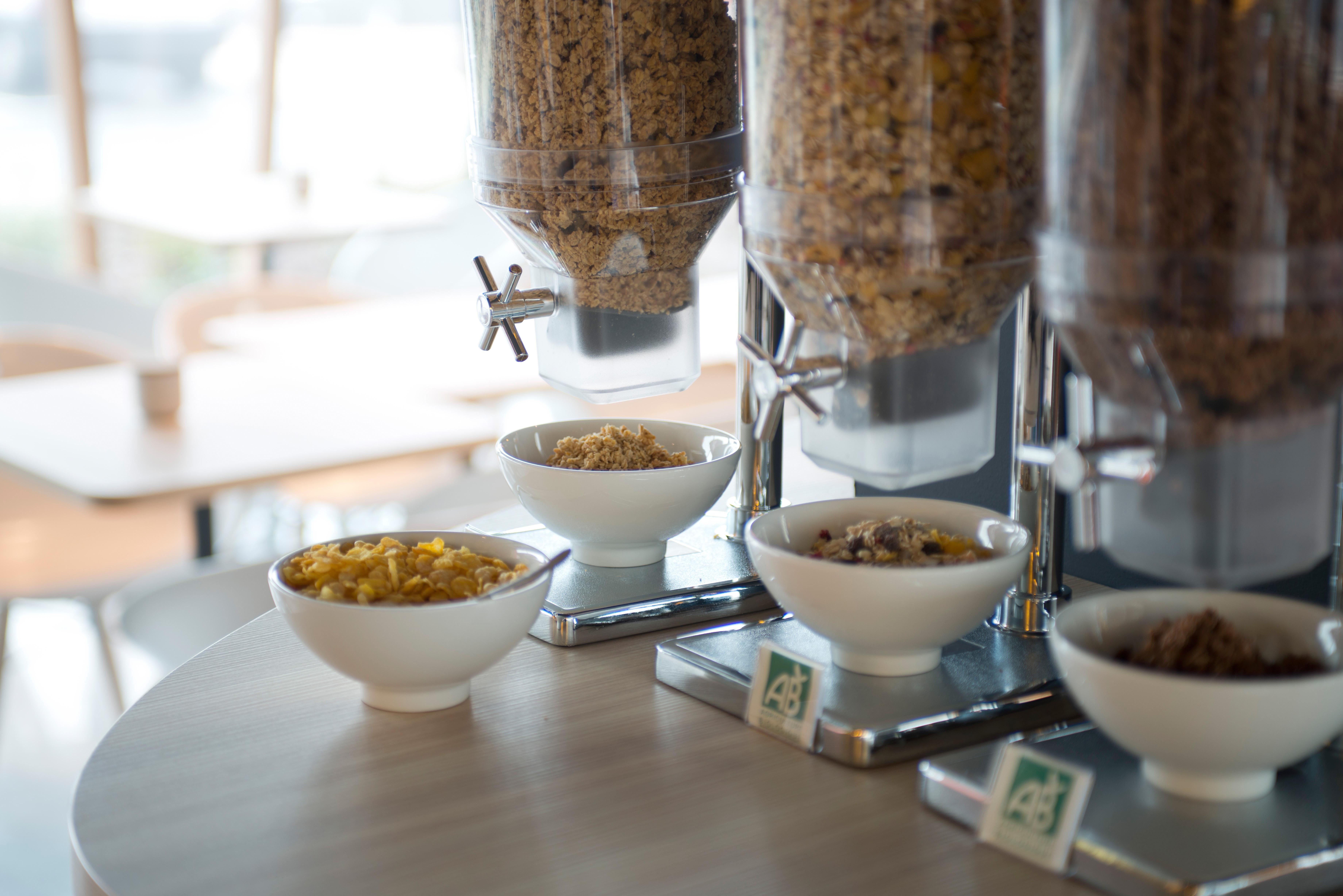 هتل نماد پاریس رویسی سی دی جی Roissy-en-France