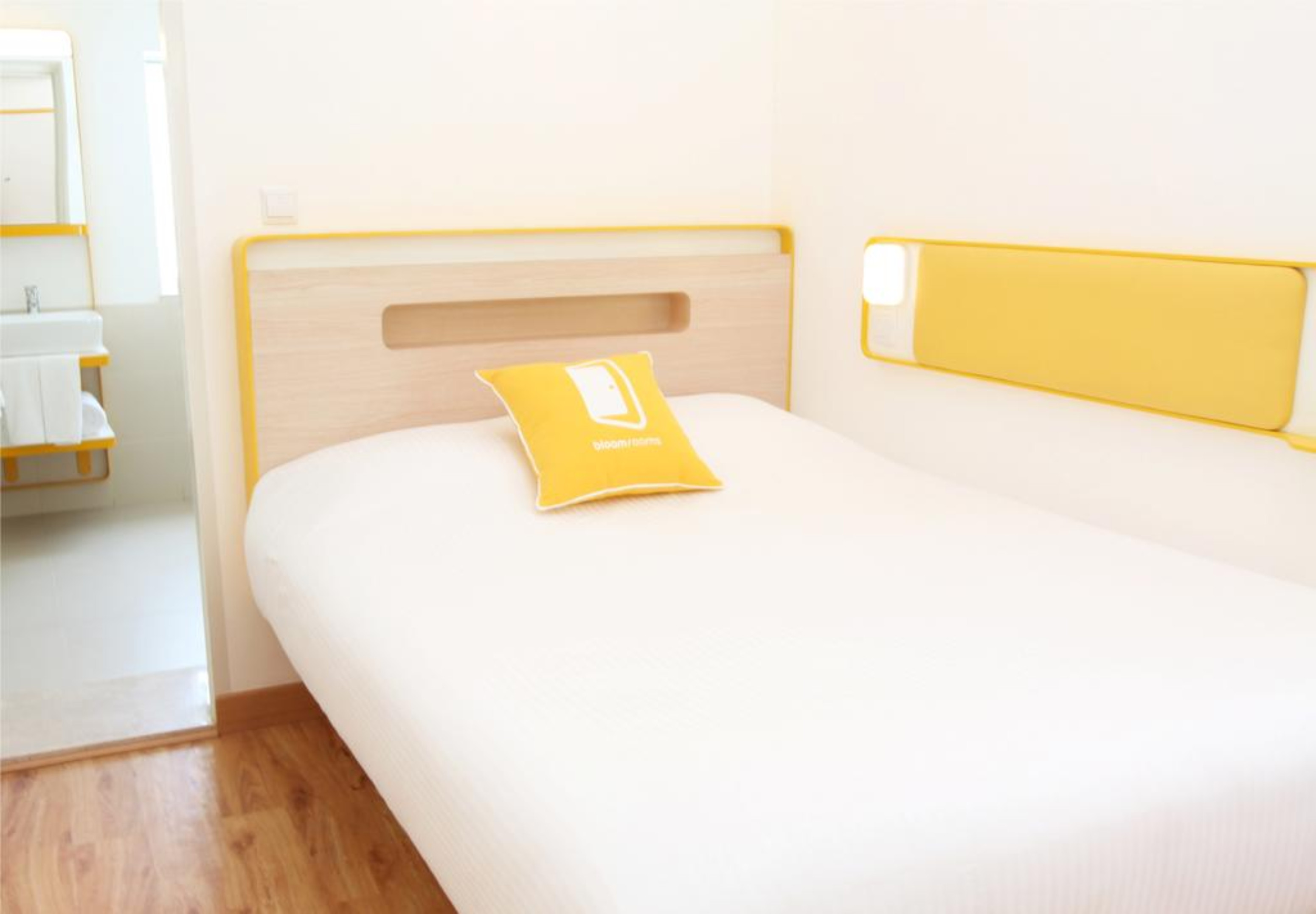 هتل bloomrooms @ New Delhi Railway Station New Delhi