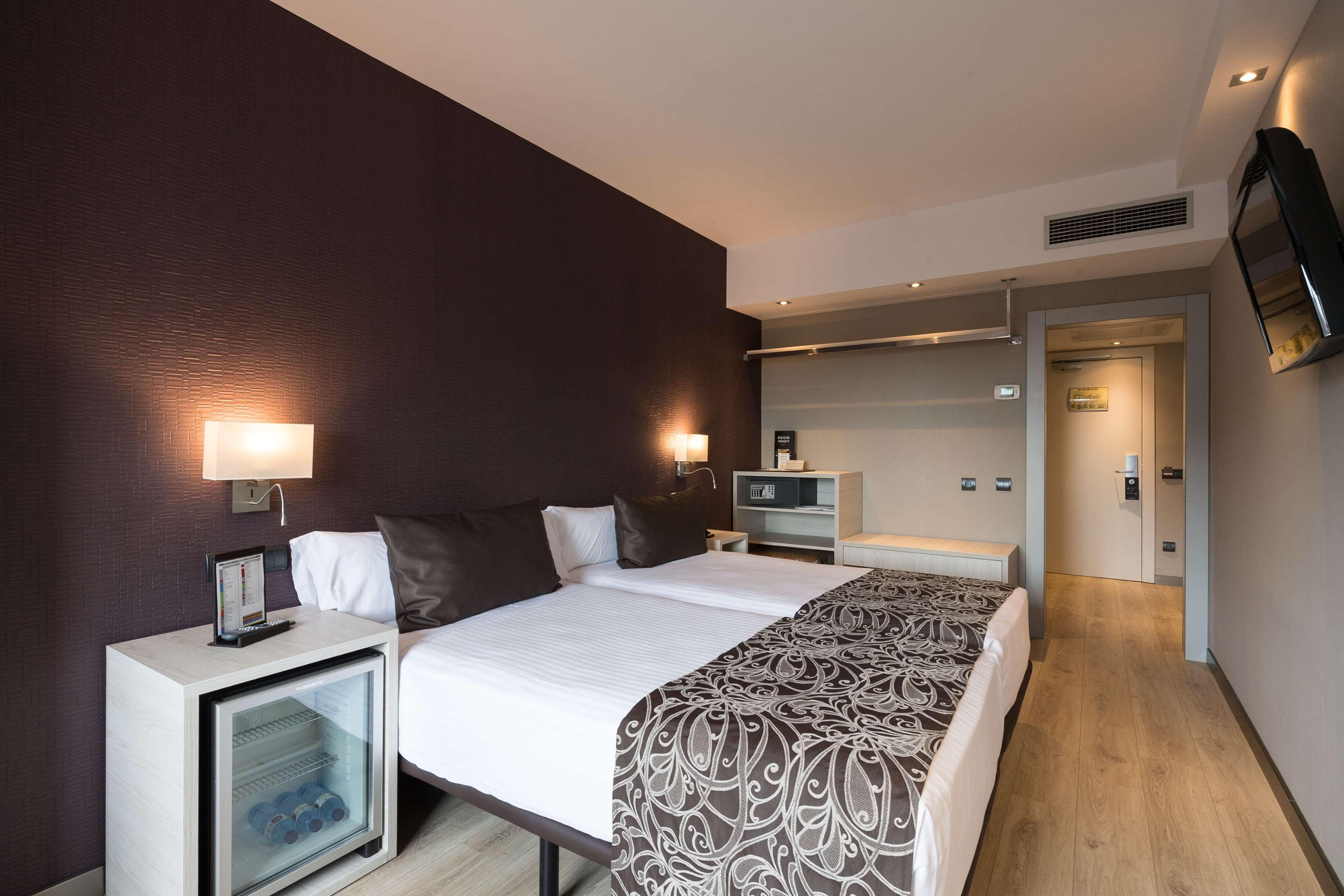 هتل Catalonia Atenas بارسلونا