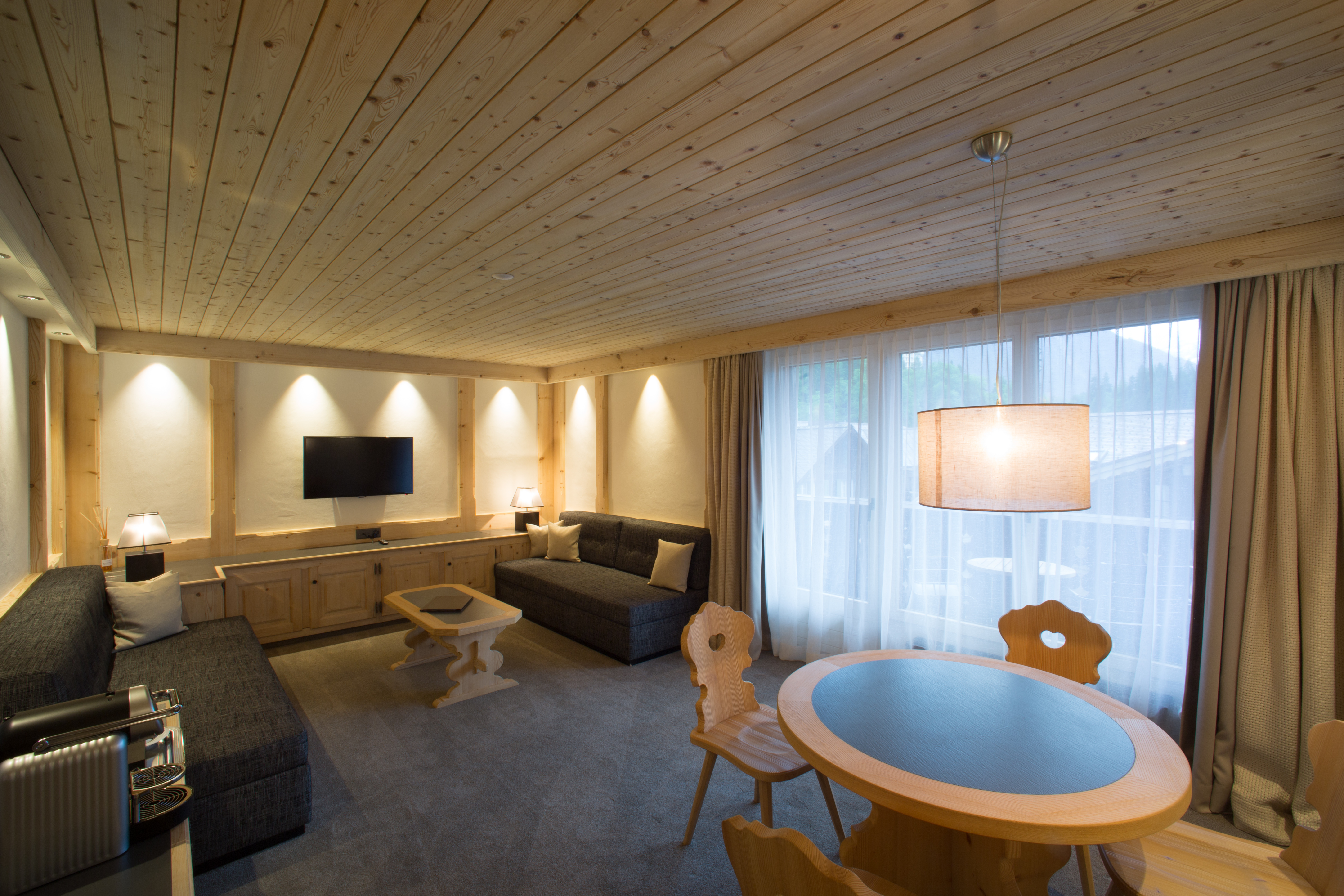 هتل Hotel Bernerhof Gstaad