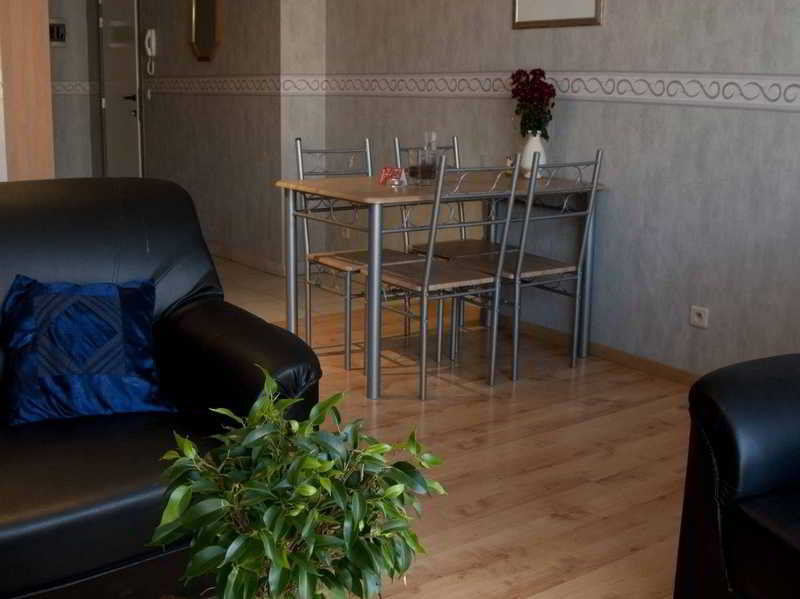 هتل Ambassador Suites Leuven Leuven
