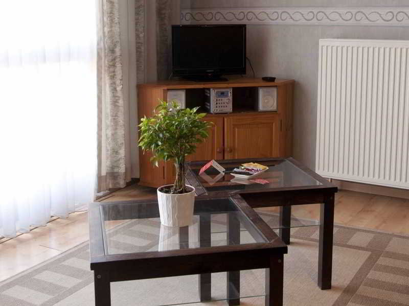 هتل Ambassador Suites Leuven Leuven