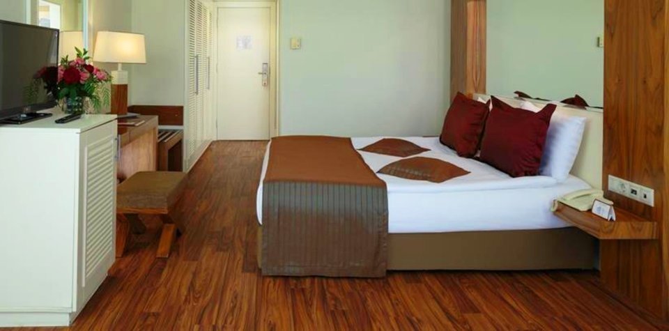 هتل Meder Resort کمر