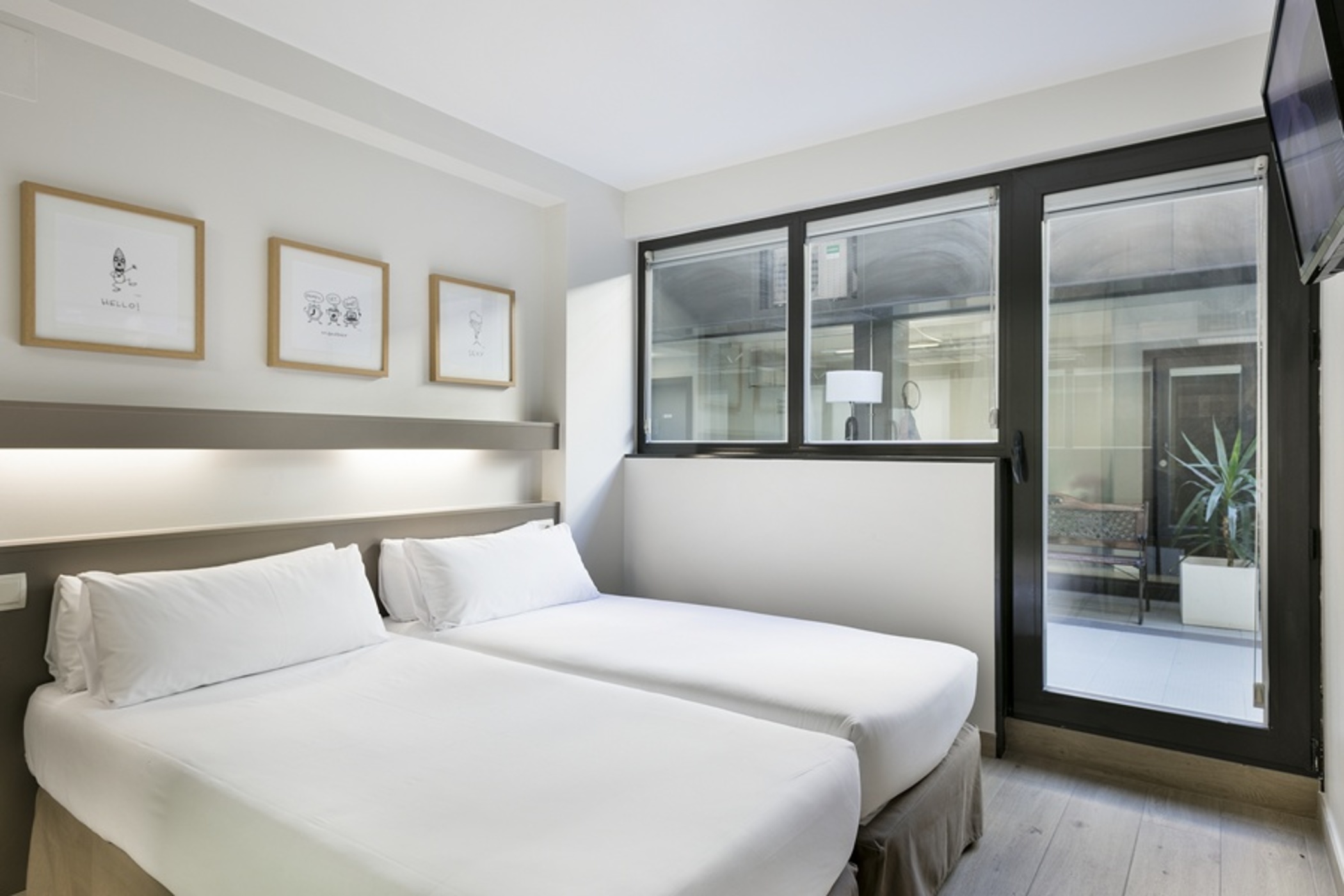 هتل Aparthotel BCN Montjuic بارسلونا