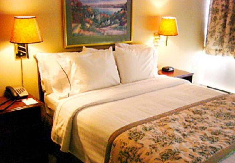 هتل Residence Inn Montreal Westmount مونترال