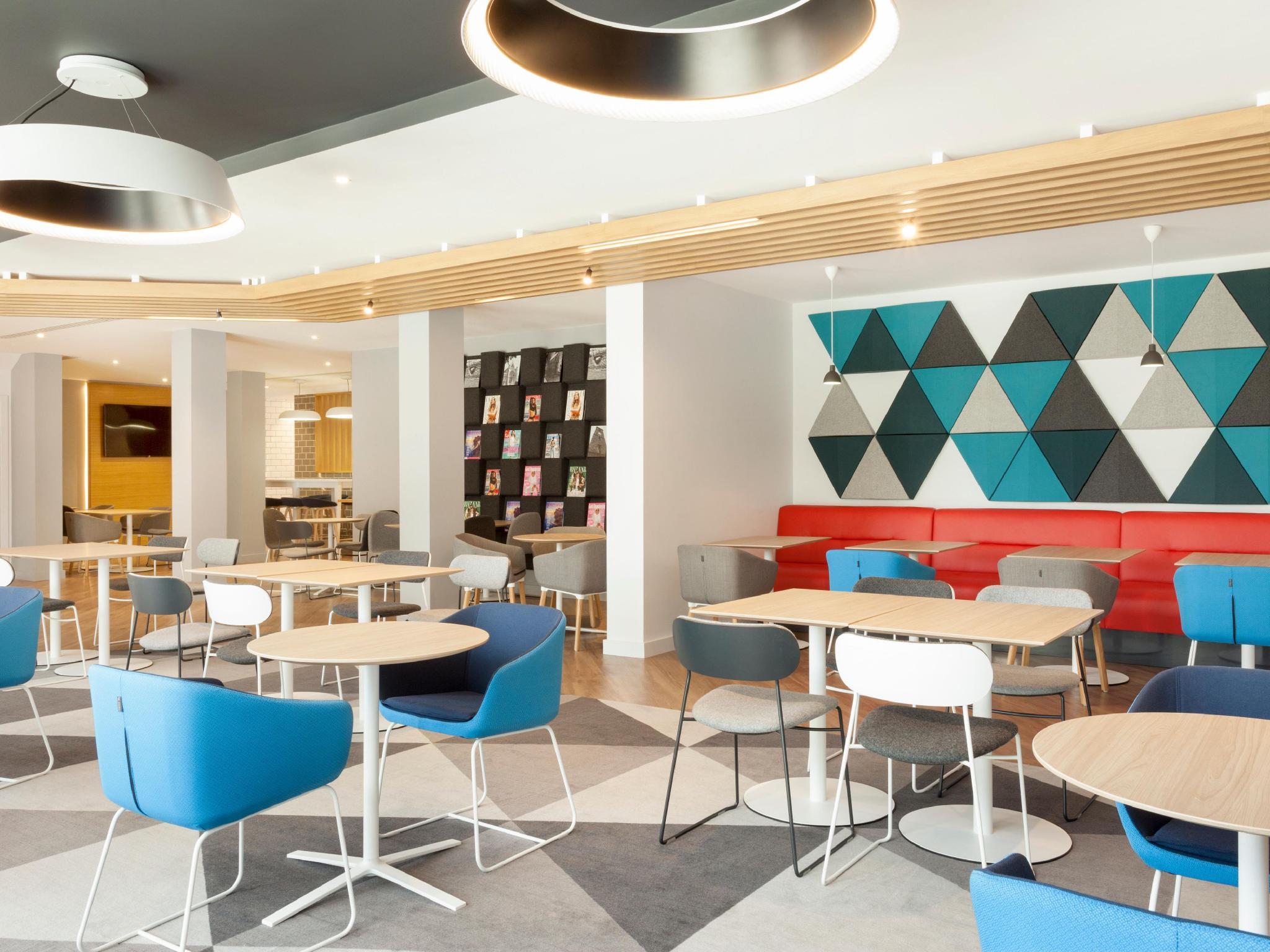 هتل Holiday Inn Express St. Albans - M25, Jct.22 St. Albans