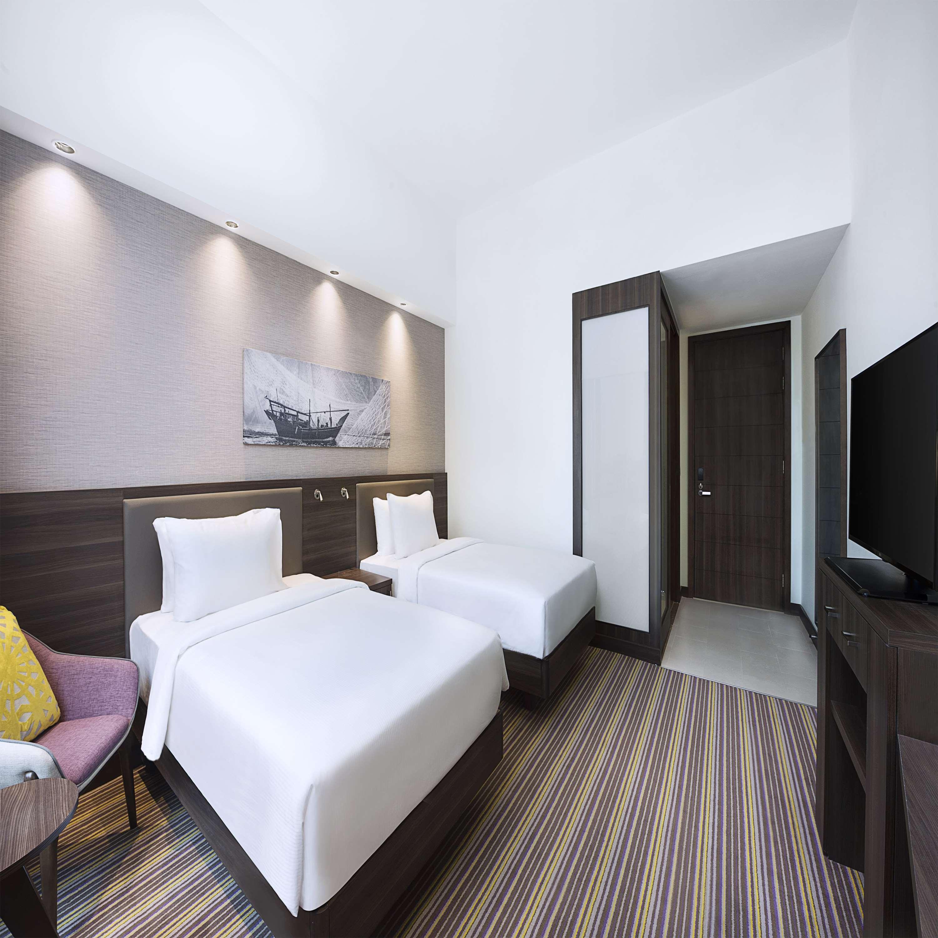 تصاویر Hotel Hampton by Hilton Dubai Airport