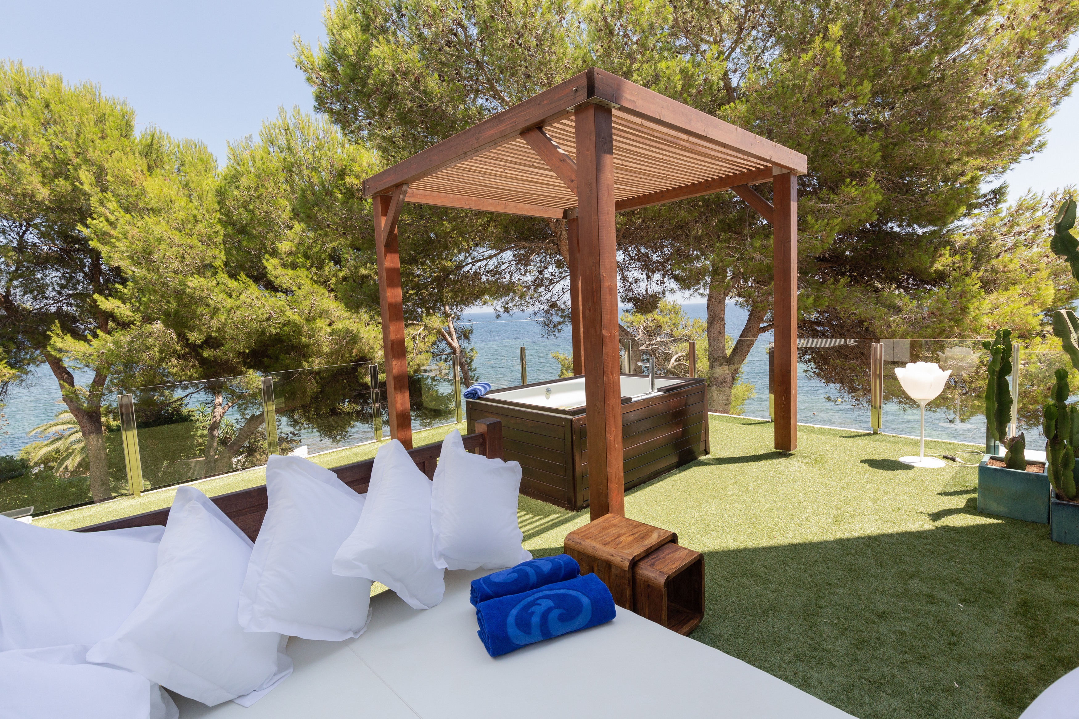 هتل Palladium Hotel Don Carlos Santa Eulalia