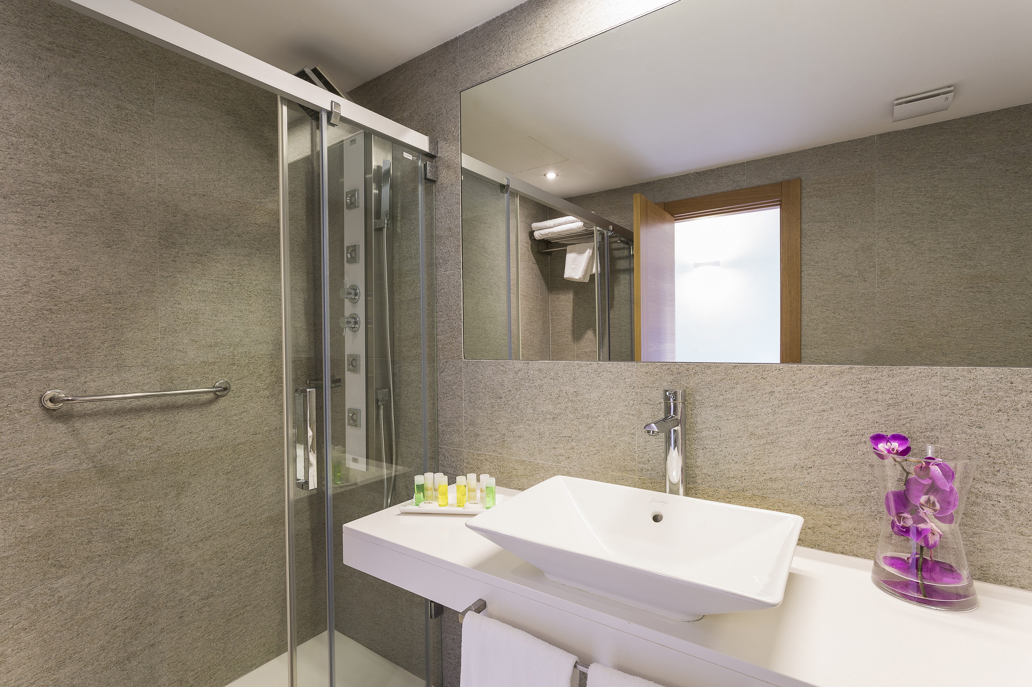 هتل Palladium Hotel Don Carlos Santa Eulalia