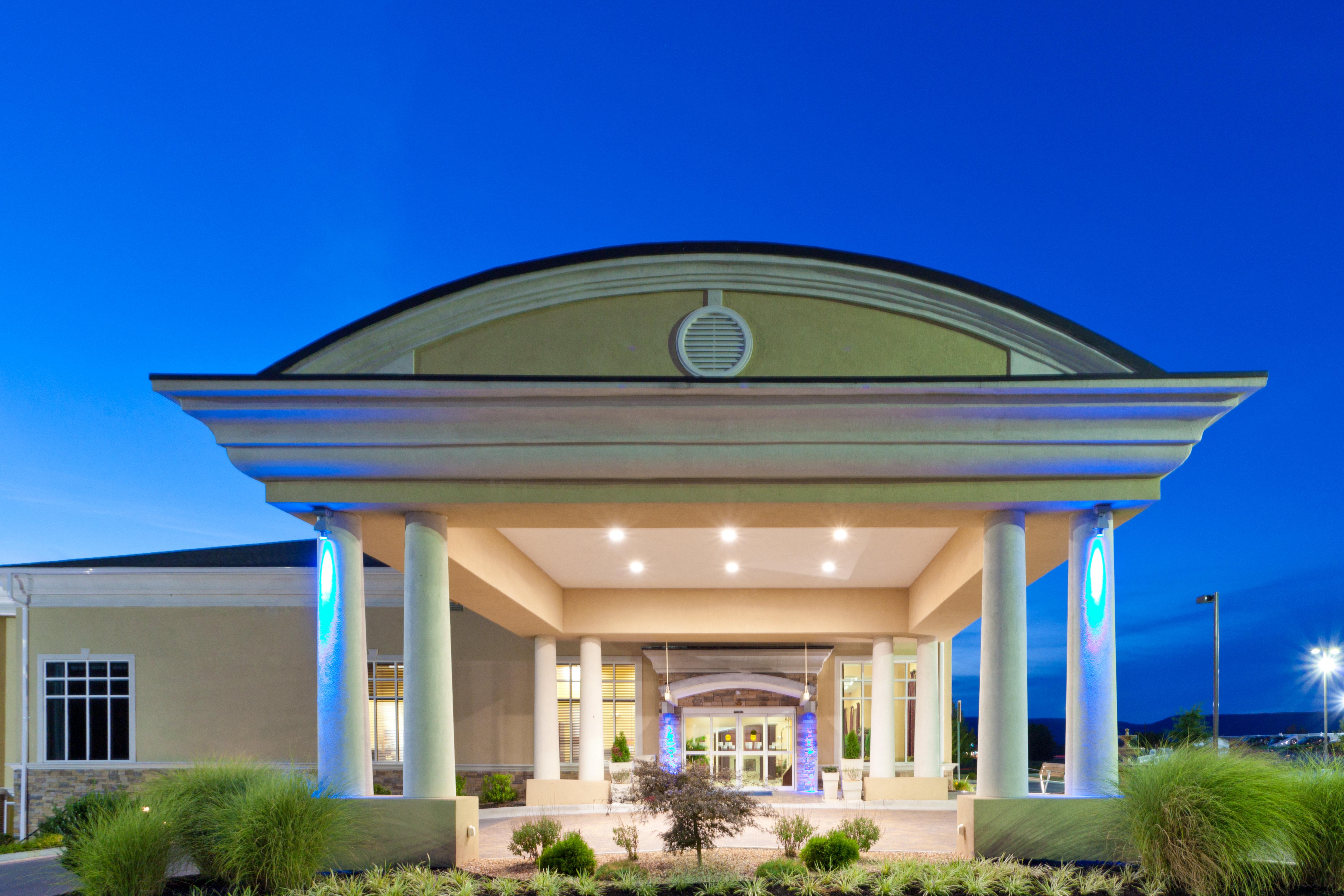عکس های Hotel Holiday Inn Express Woodstock-Shenandoah Valley