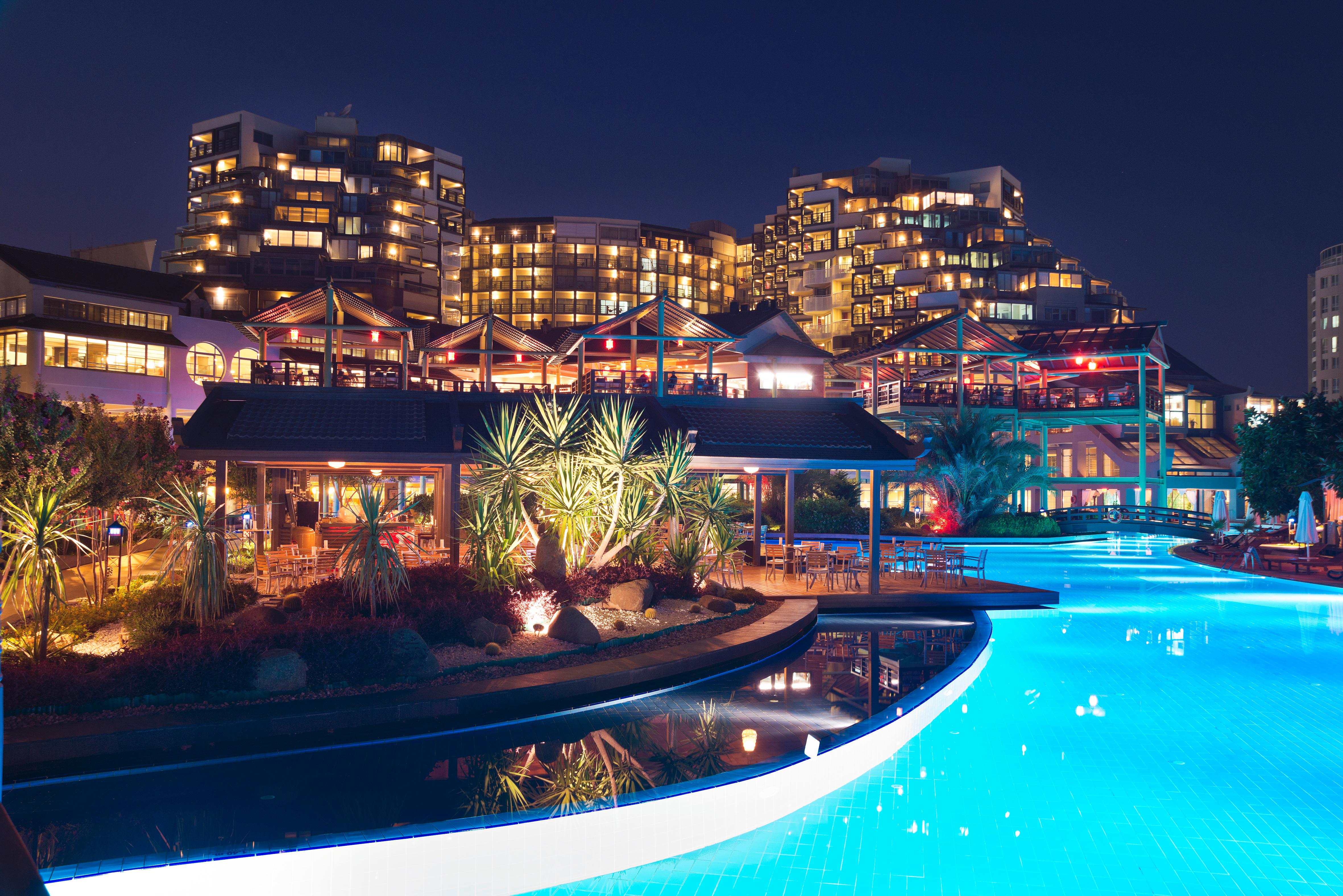 هتل لیماک لارا دلوکس ریزورت لارا