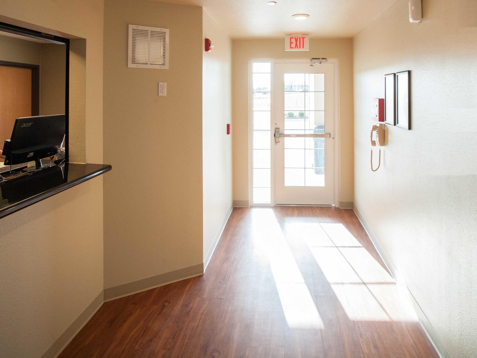 هتل WoodSpring Suites Junction City Junction City