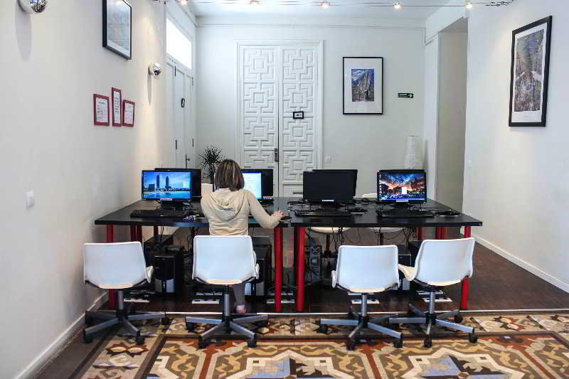 هتل 360 Hostel Barcelona بارسلونا