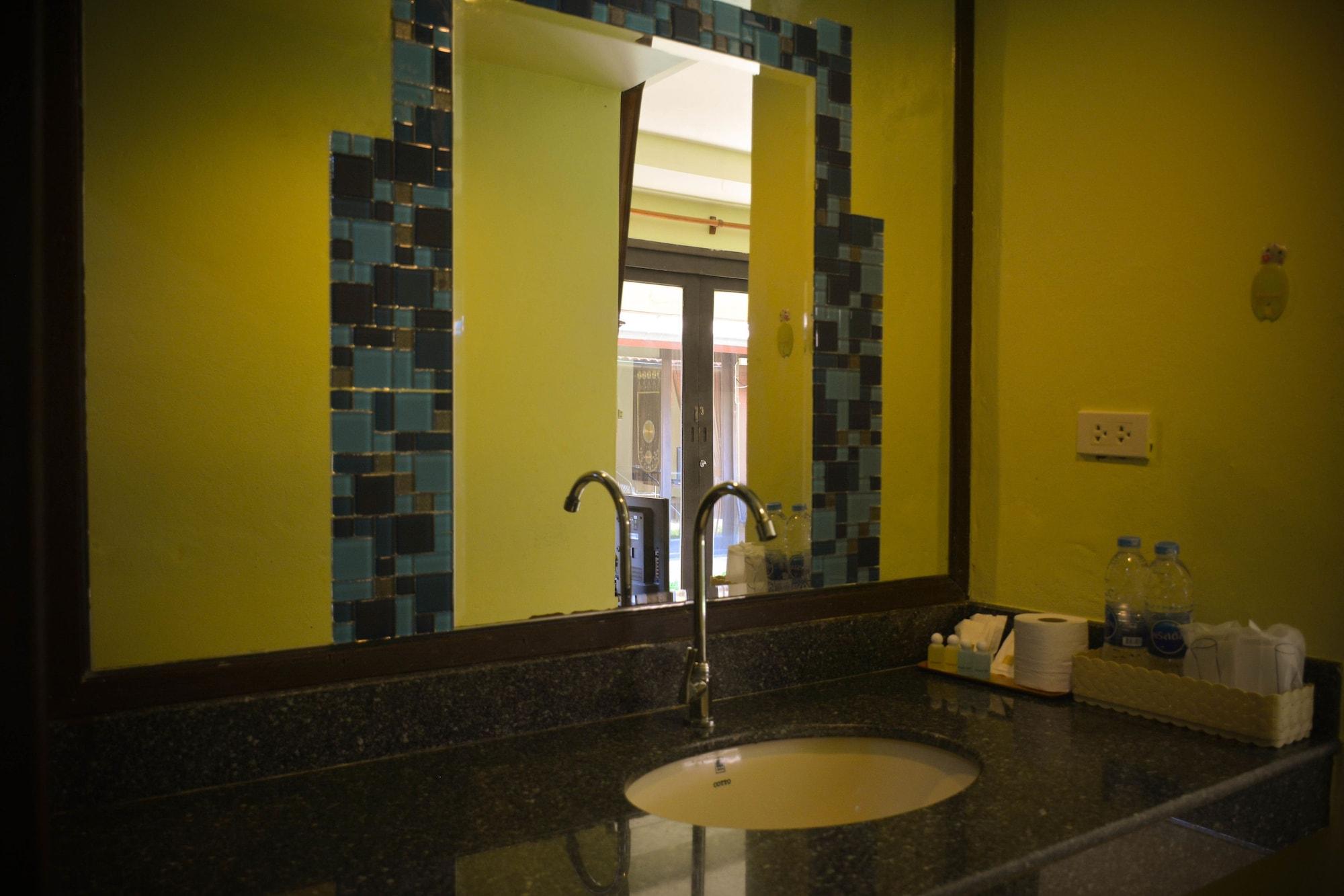 هتل The Shore Samui ساموئی