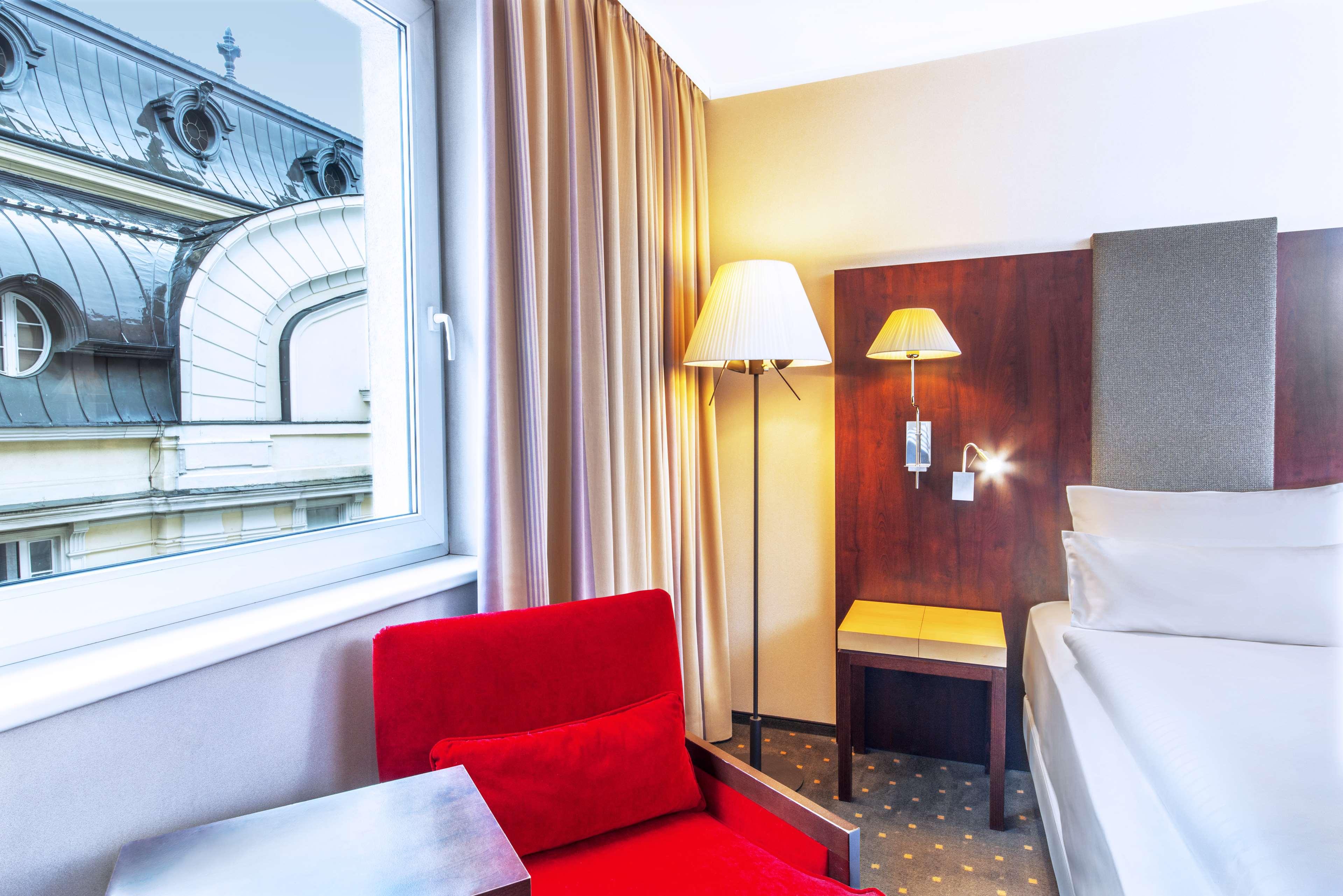 هتل NH Budapest City بوداپست