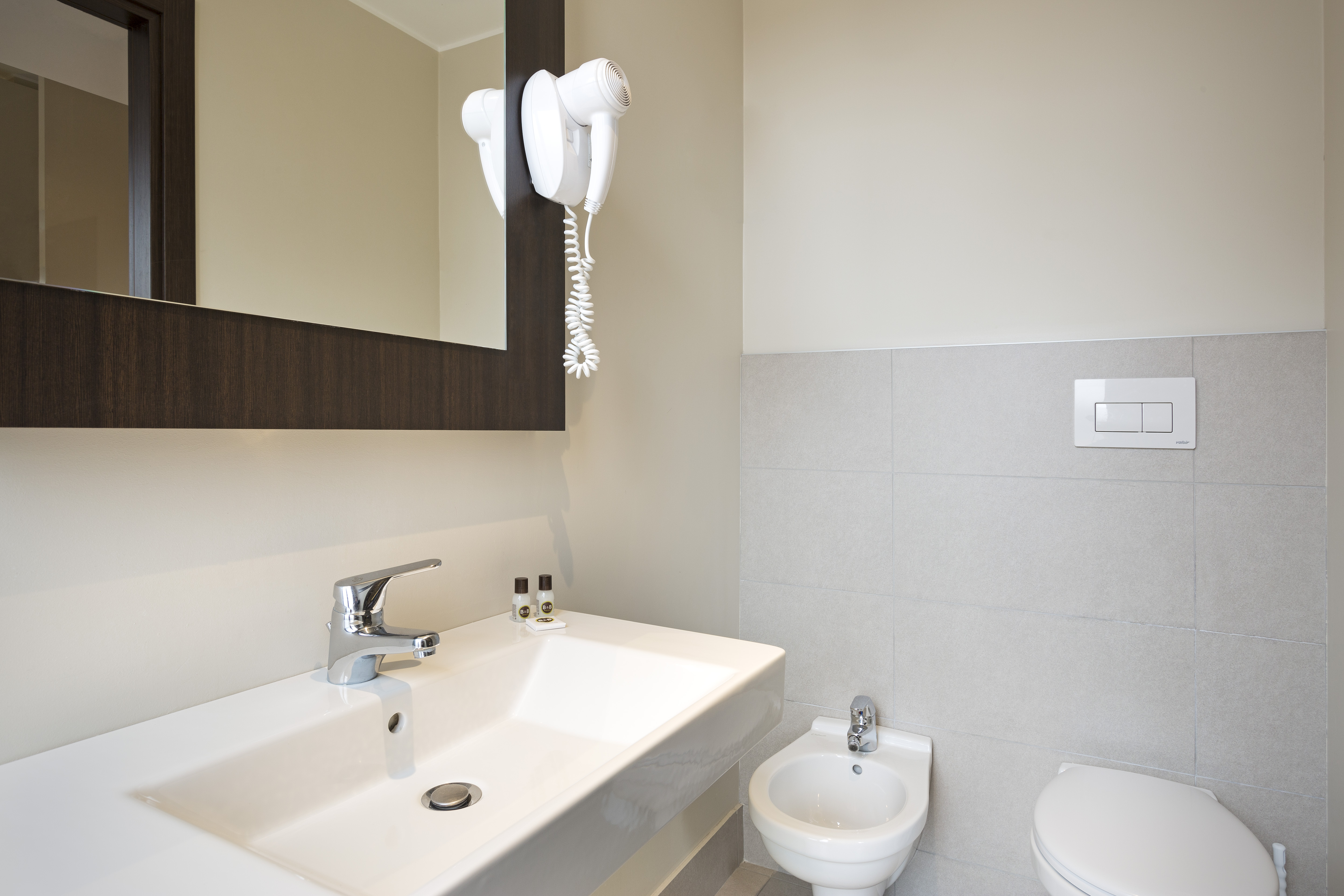 هتل B&B Hotel MILANO Sant'Ambrogio میلان