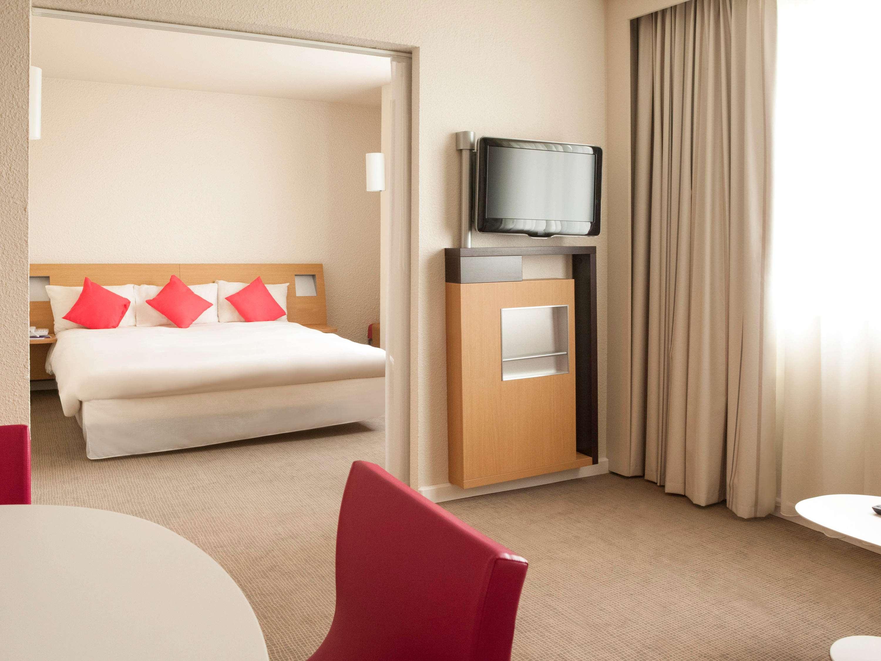 هتل Novotel Évry Courcouronnes Évry