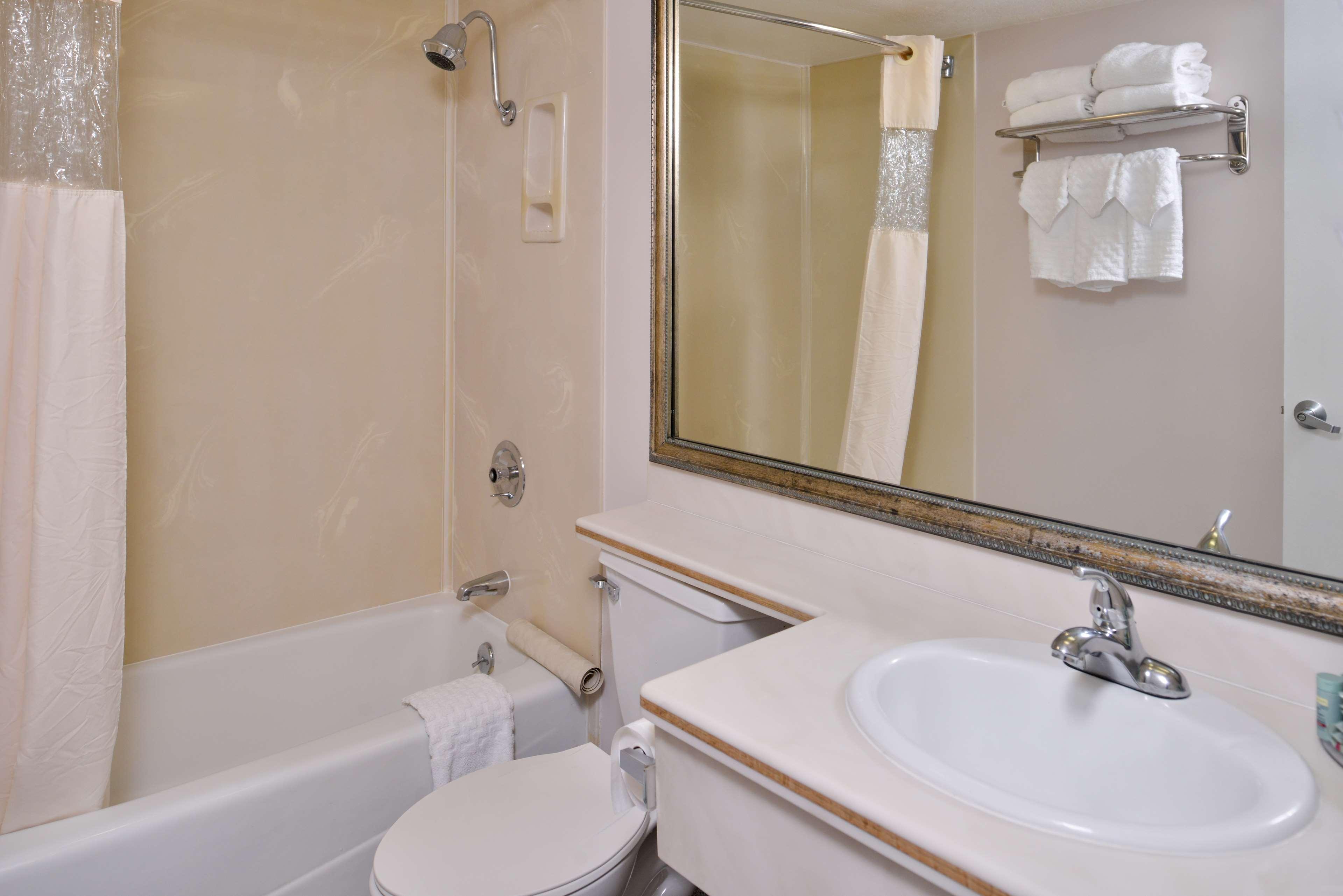 هتل Best Western Airport Plaza Inn Inglewood