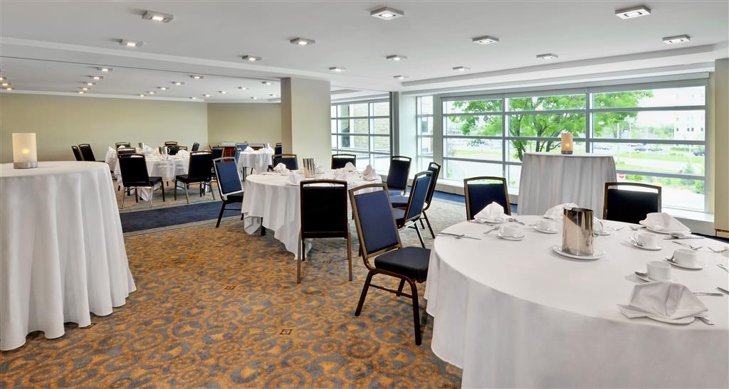 هتل Sheraton Montreal Airport Hotel مونترال