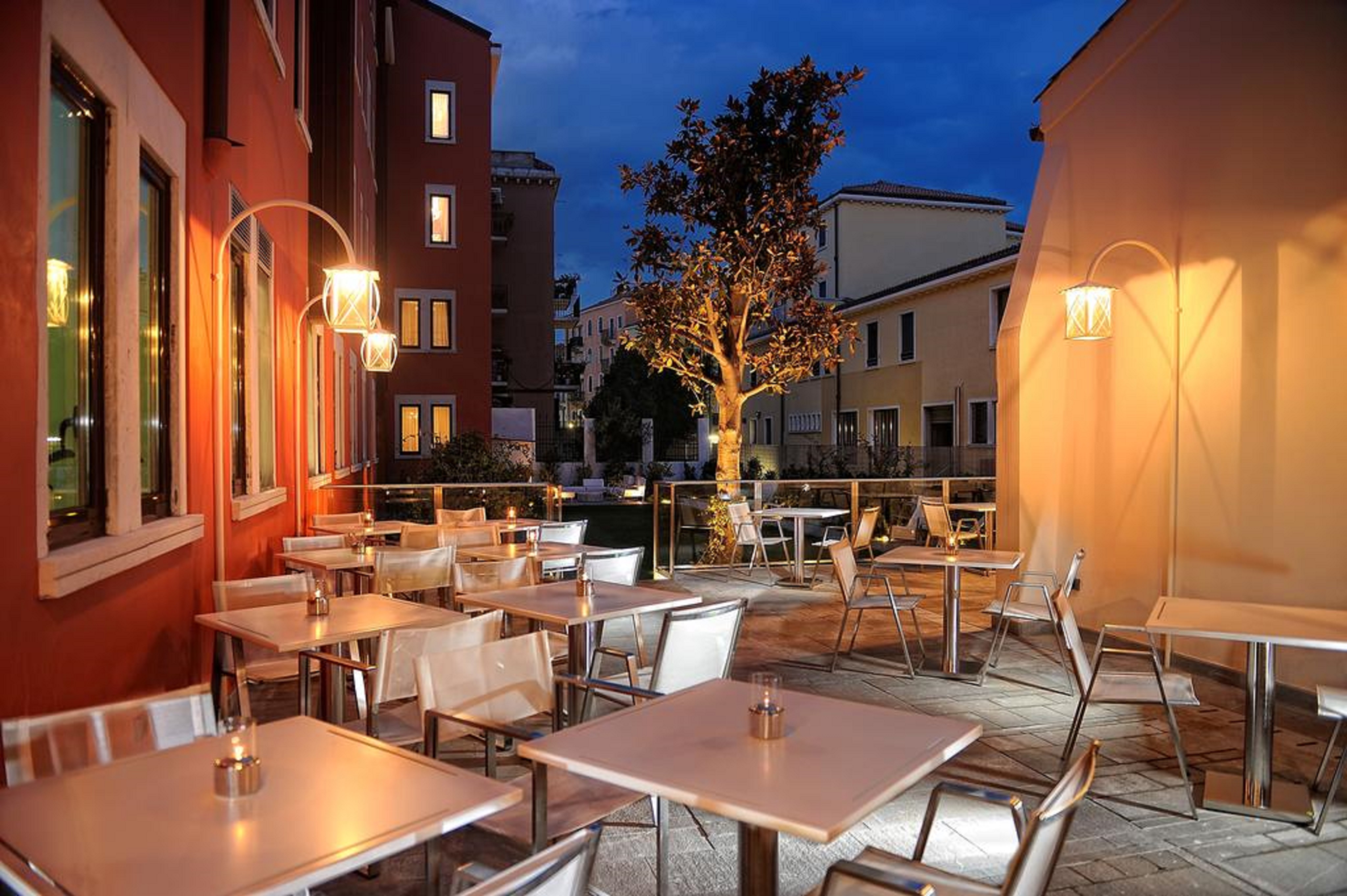 هتل Carnival Palace ونیز