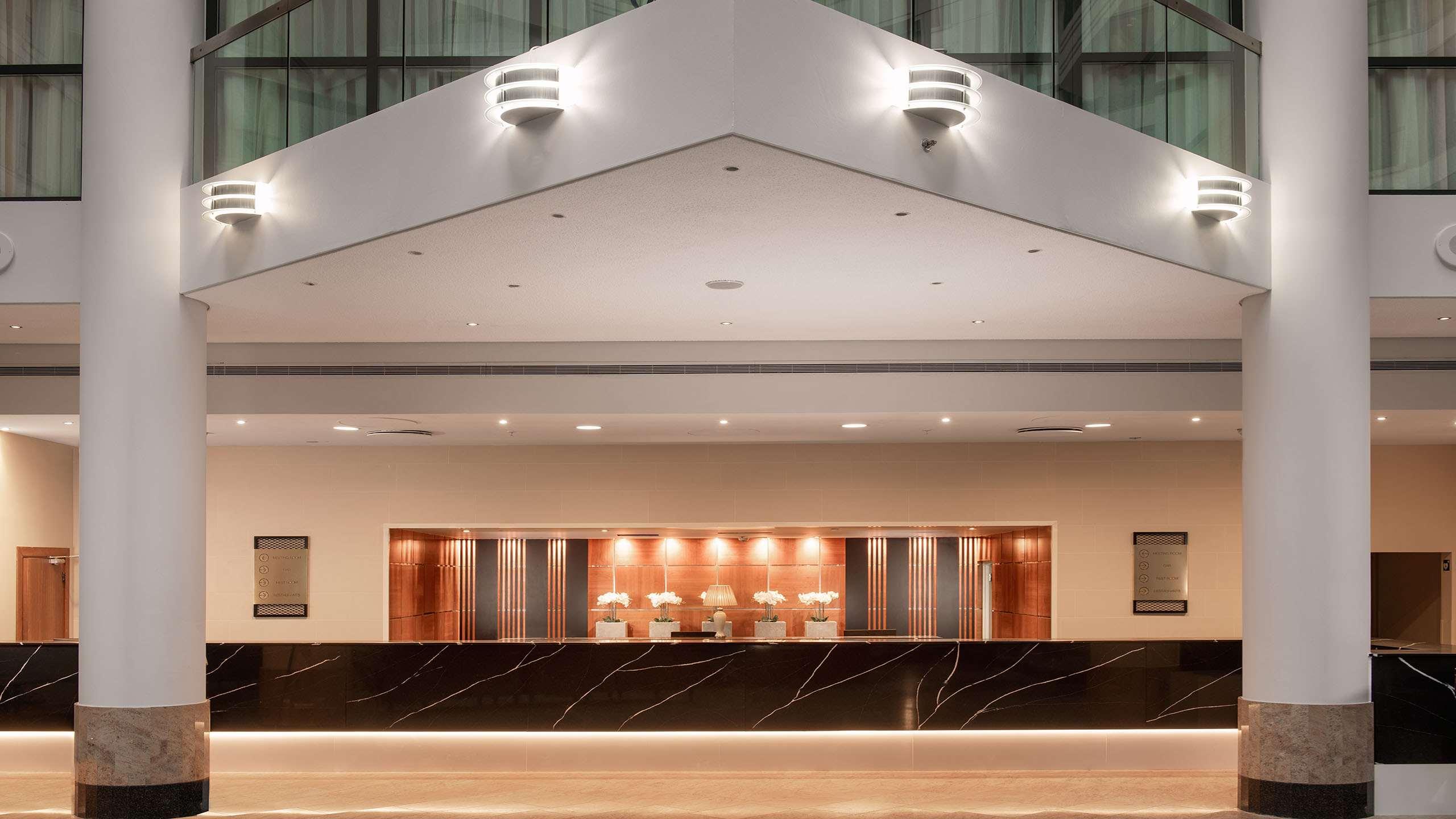 هتل Sofitel London Gatwick Crawley