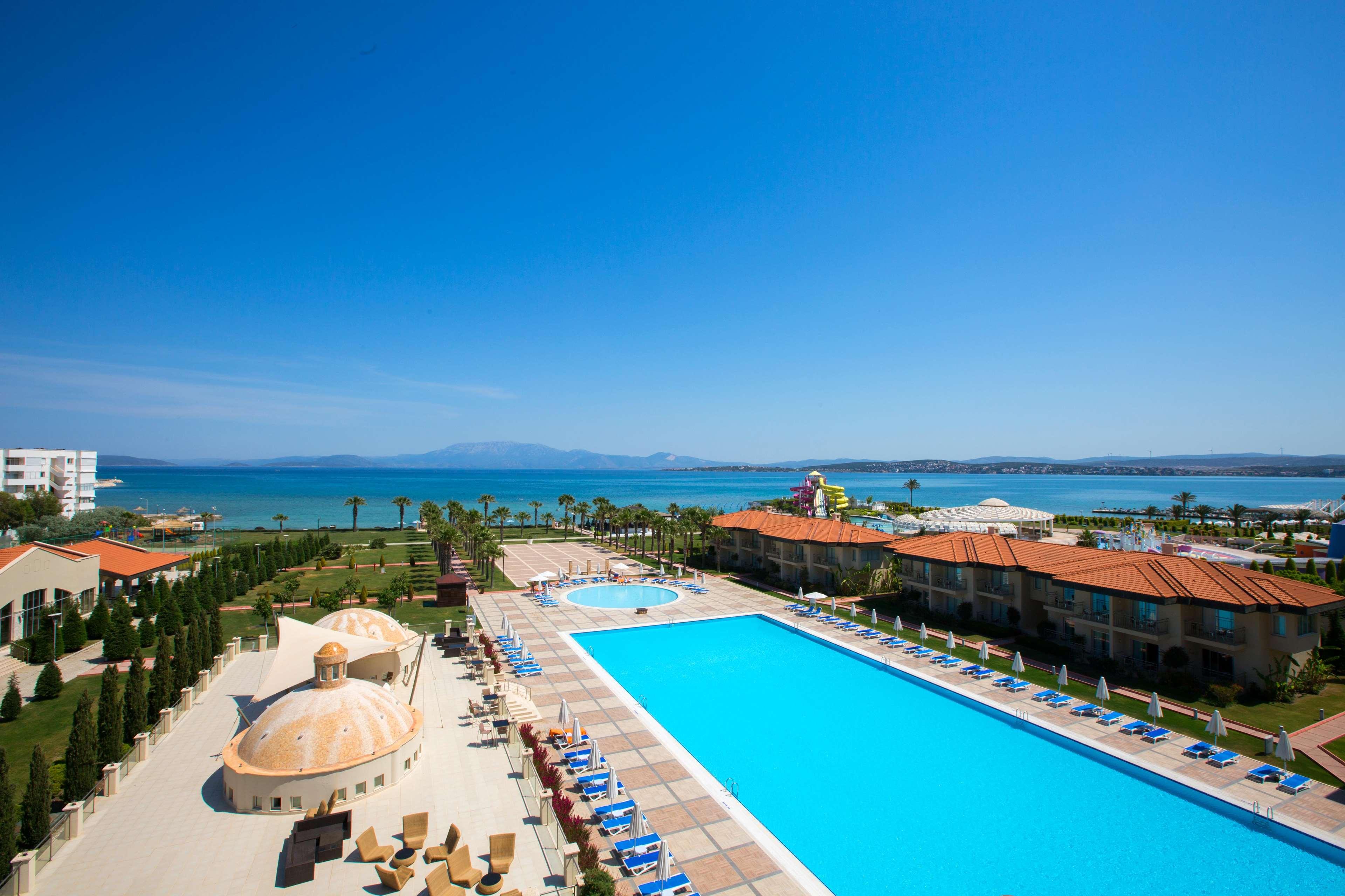 هتل Radisson Blu Resort & Spa Cesme Cesme