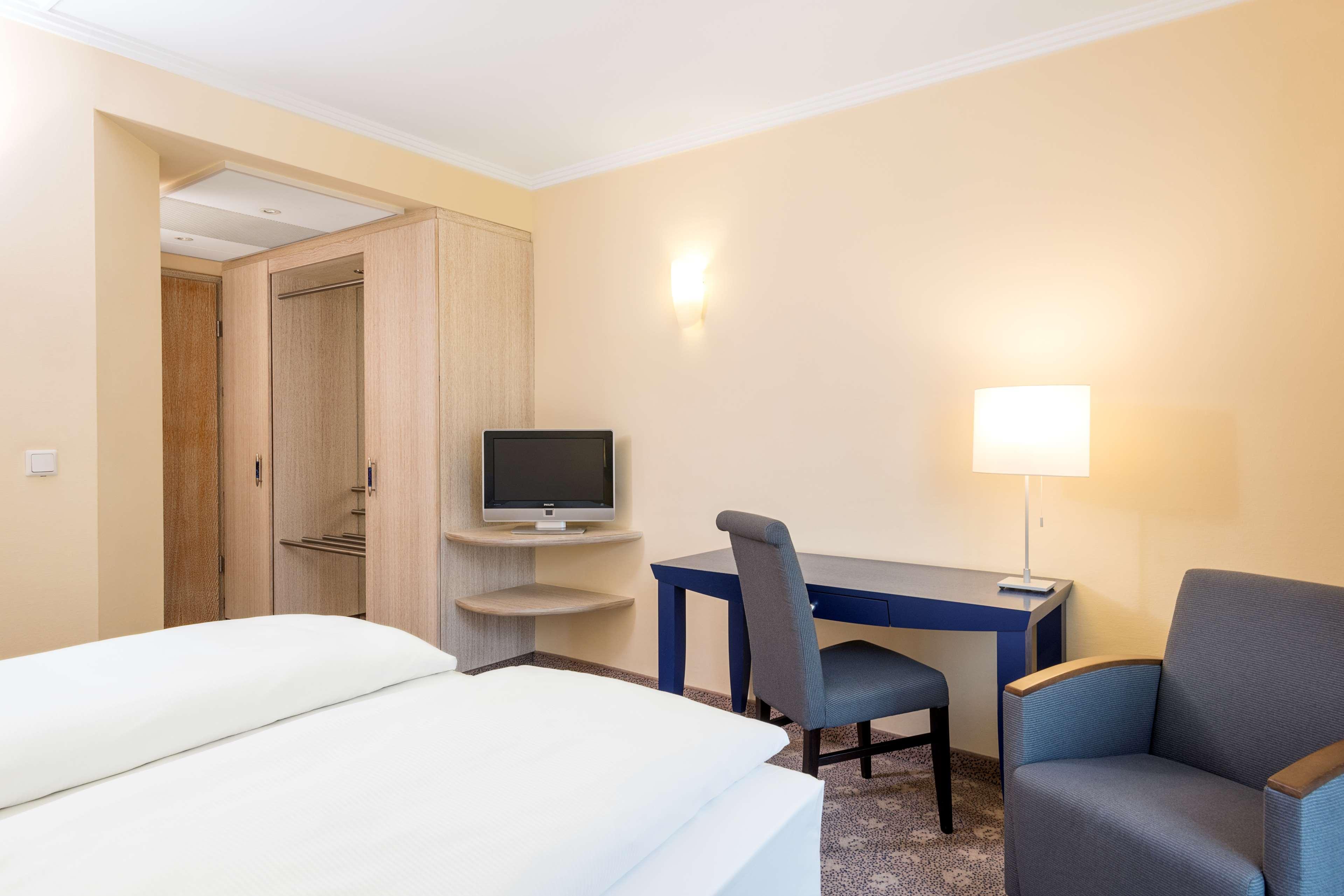 هتل NH Potsdam Potsdam