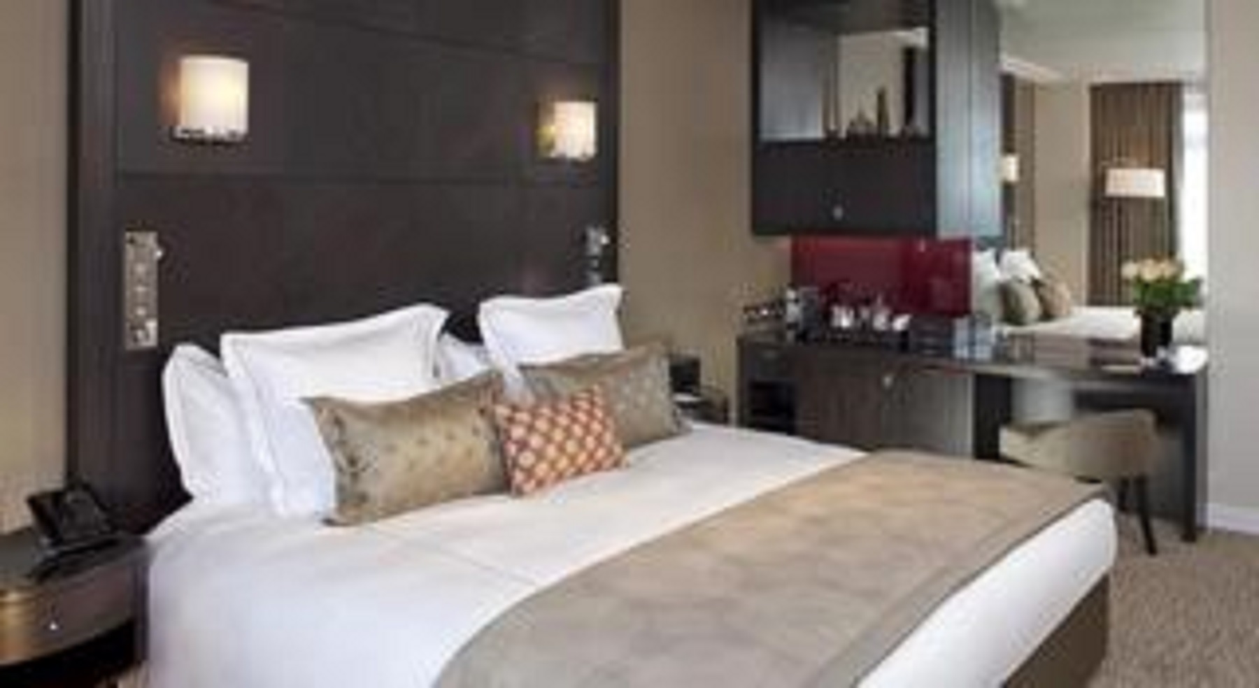 هتل Jumeirah Carlton Tower لندن