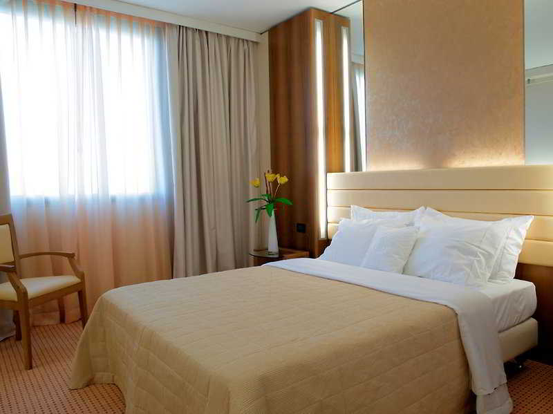 هتل Four Points by Sheraton Padova Padua