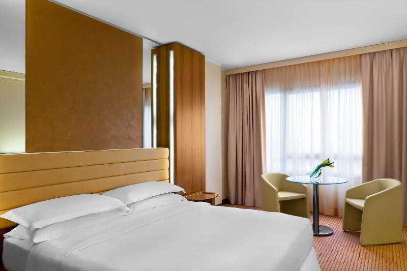 Alibaba https://cdn.alibaba.ir/ostorage/hotel/images/EF1D183/F121C4851CFF78BA7A0AFD16EDDEA9CA.jpg