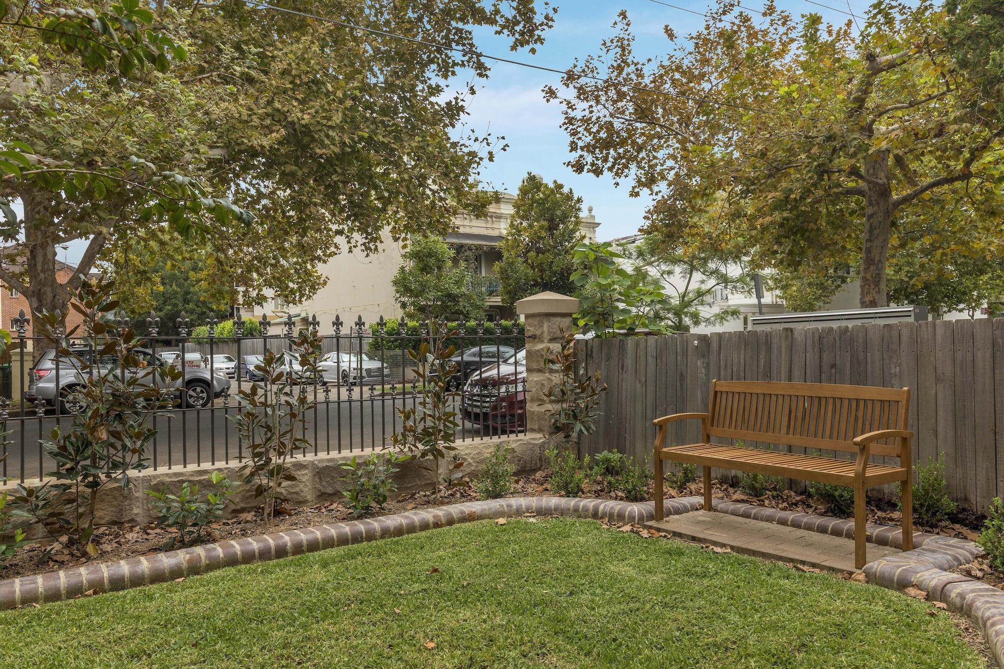 Alibaba https://cdn.alibaba.ir/ostorage/hotel/images/F02309CC/0CE15F39DD0D605330ECD9F93CCD75CB.jpg