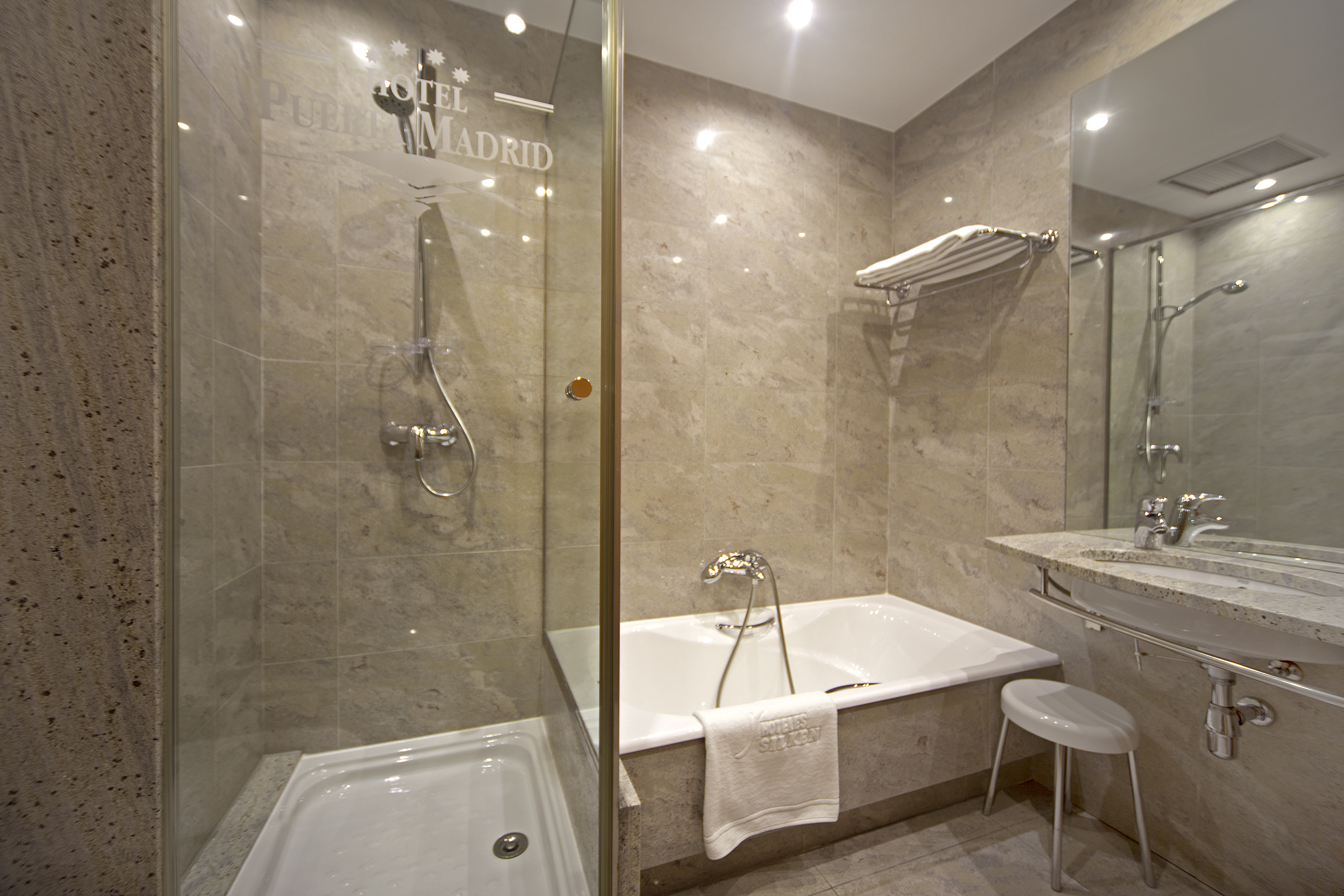 هتل Silken Puerta Madrid مادرید