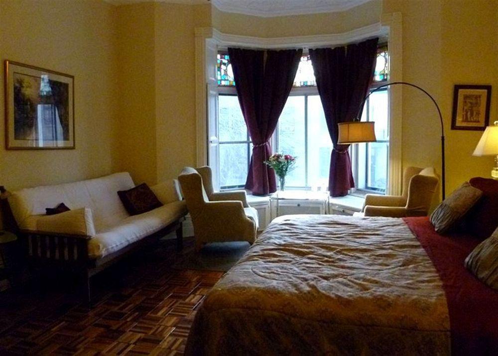 هتل Gingerbread Manor مونترال