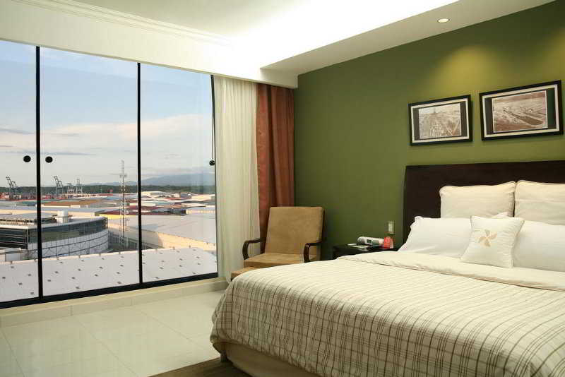هتل Four Points by Sheraton Vashi Navi Mumbai