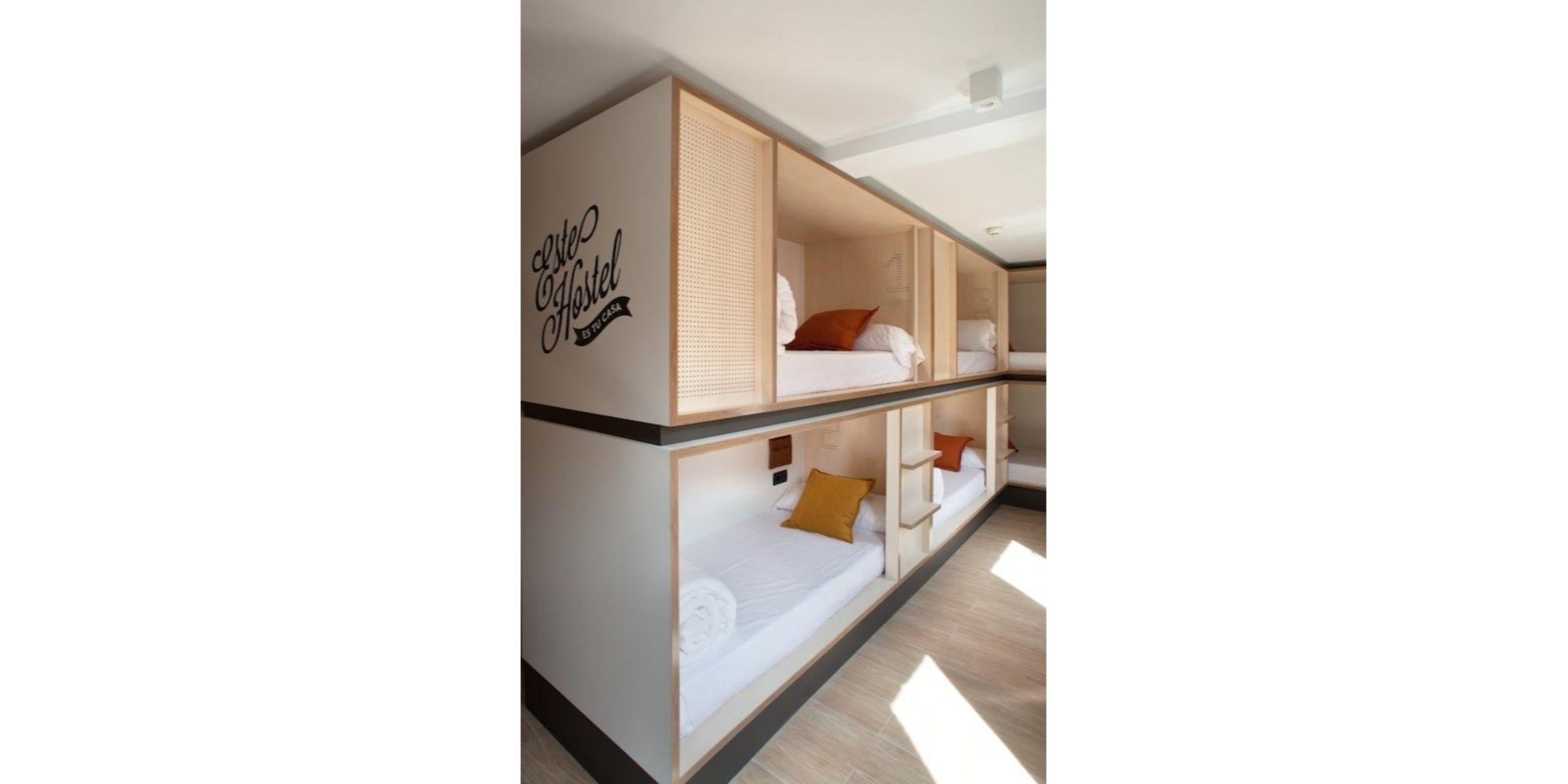 هتل Toc Hostel Barcelona بارسلونا