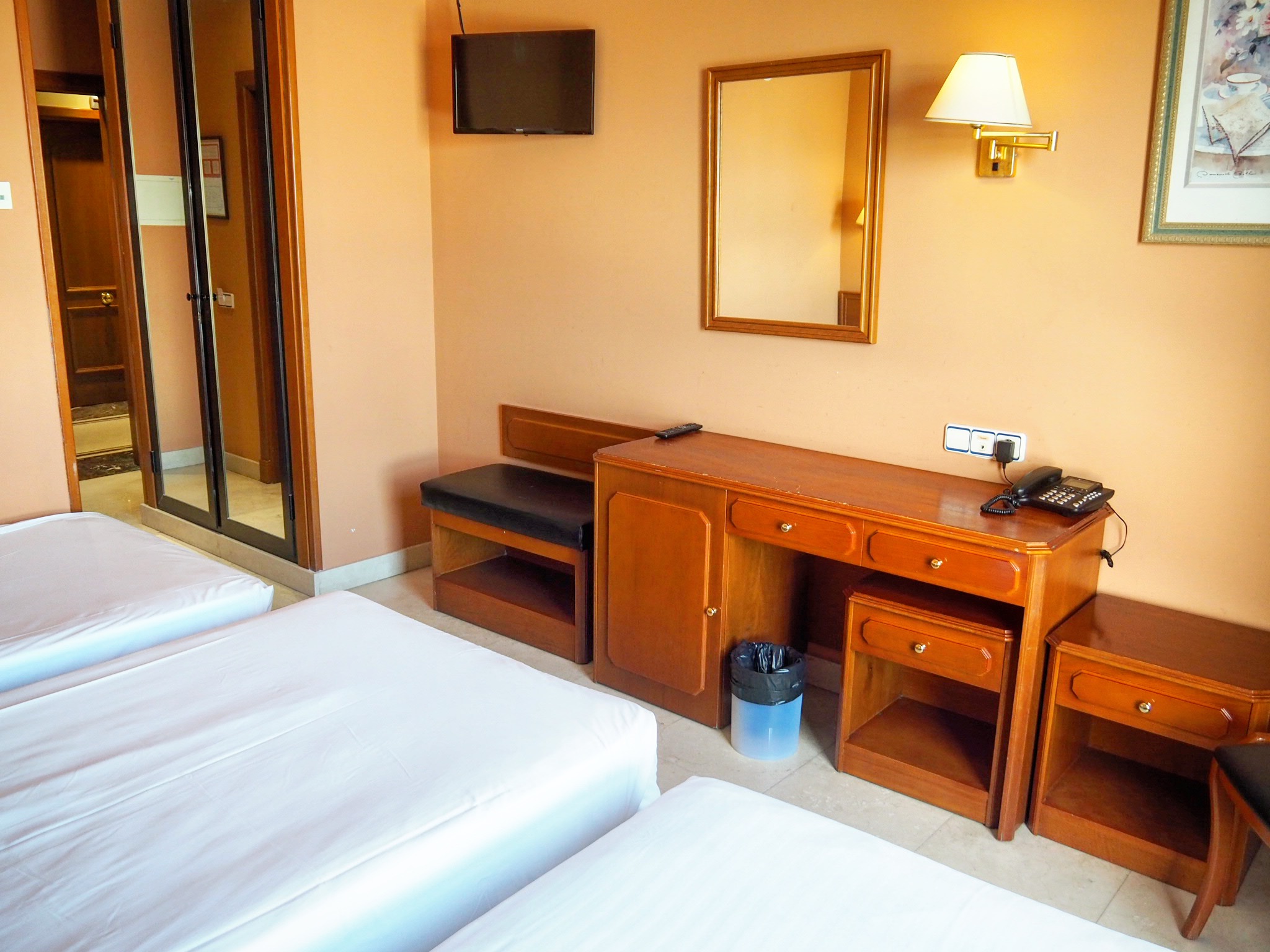 هتل Hotel Humanes Humanes de Madrid