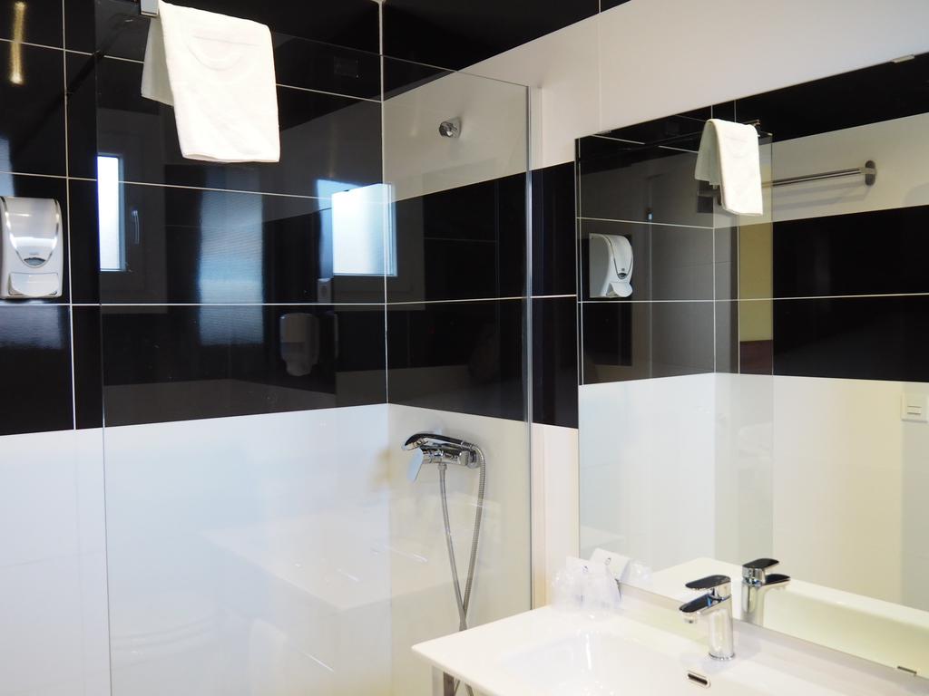 هتل Hotel Humanes Humanes de Madrid