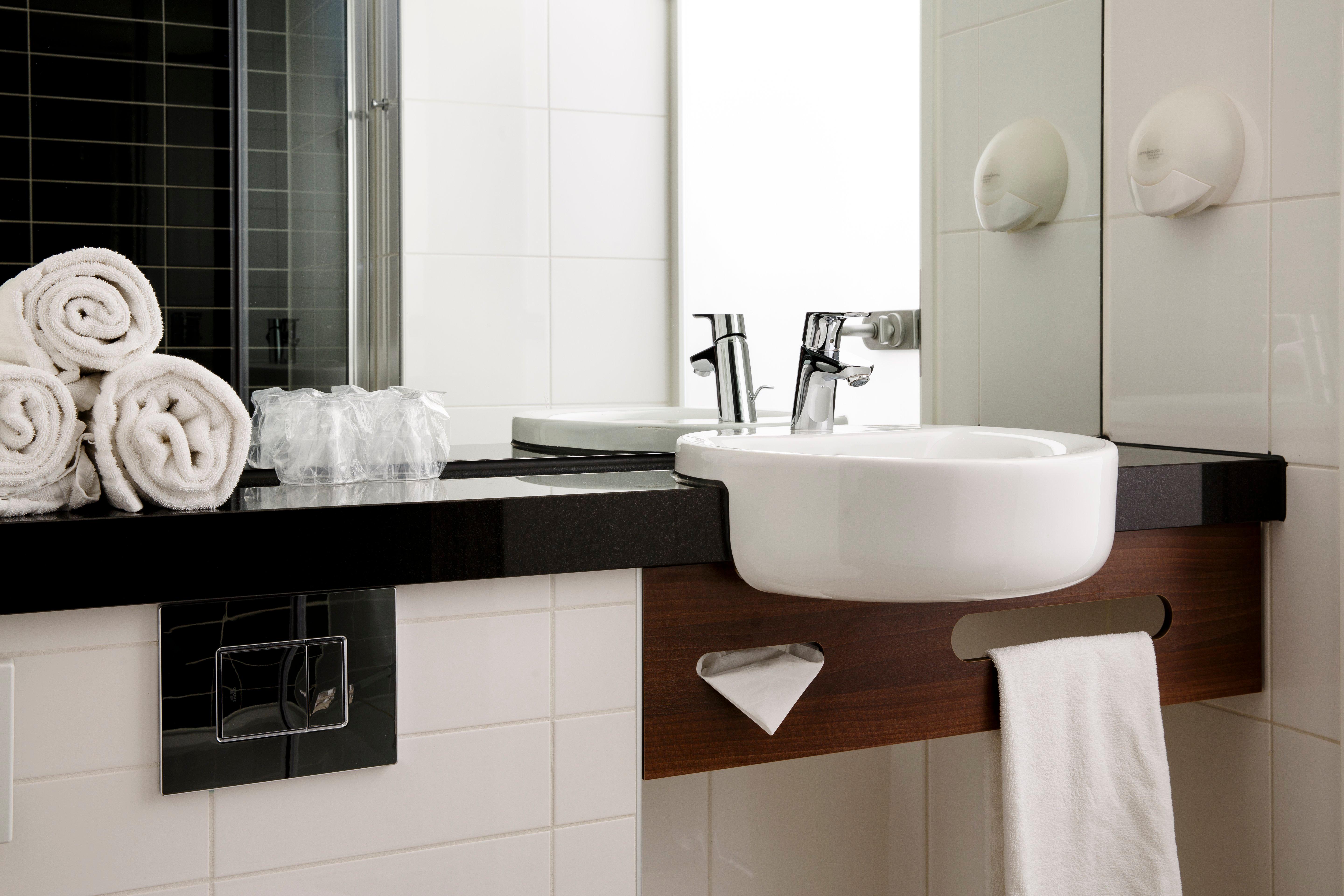 هتل Holiday Inn Express Arnhem Arnheim