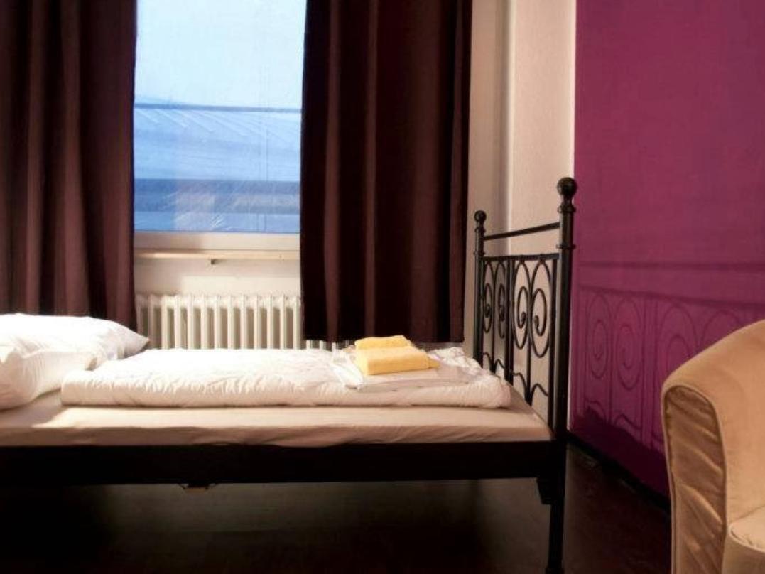 هتل Station Hostel کلن