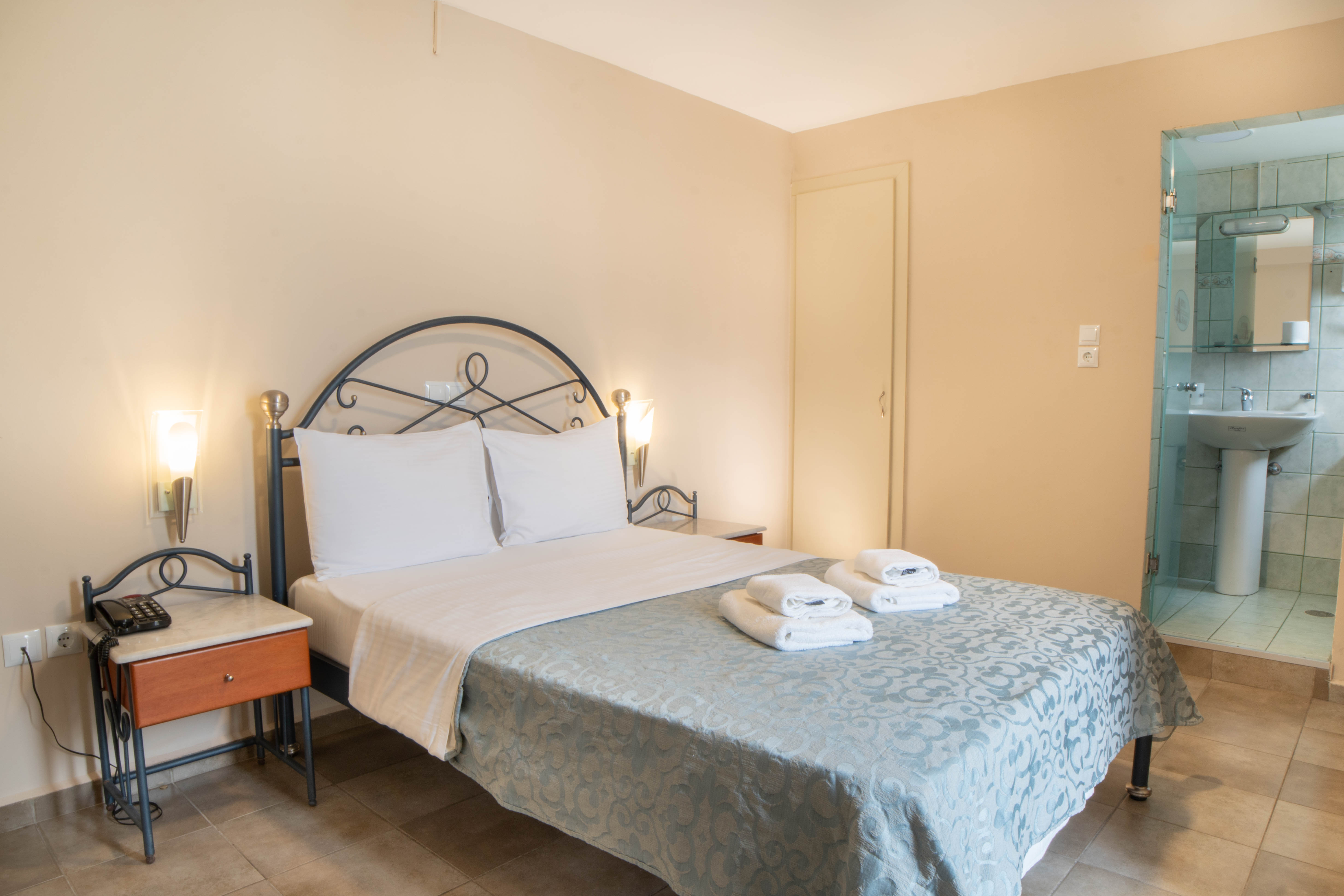 هتل Anita Hotel Piraeus