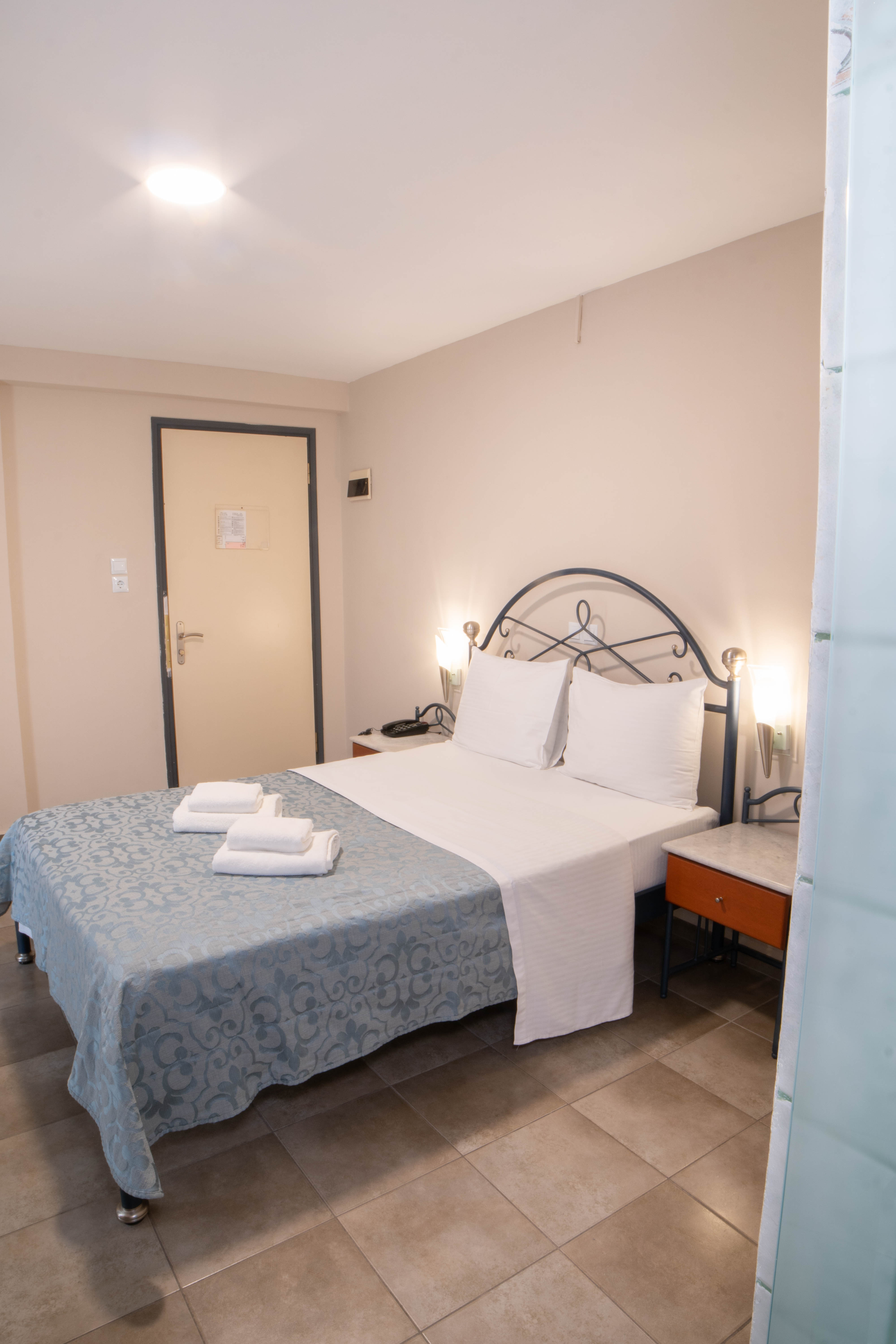 هتل Anita Hotel Piraeus
