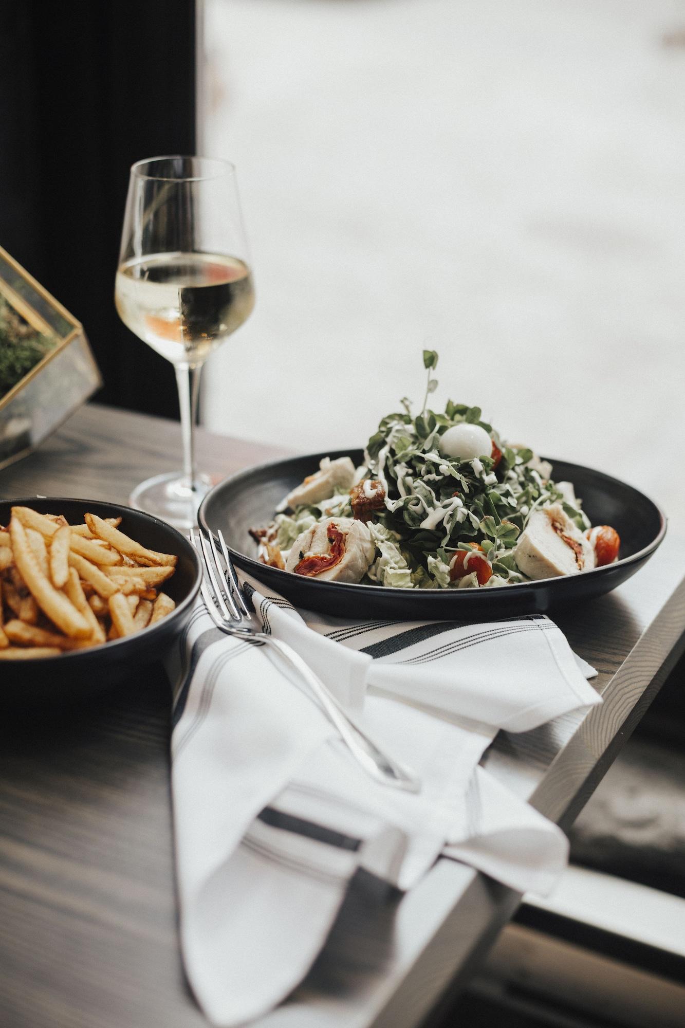 هتل Le Petit مونترال